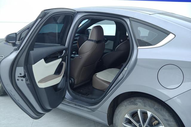 BYD QIN PLUS Hybrid 2024 — фото 16