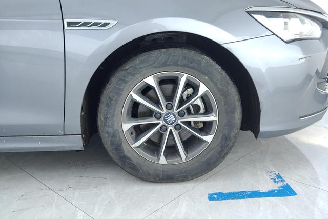 BYD QIN PLUS Hybrid 2024 — фото 4