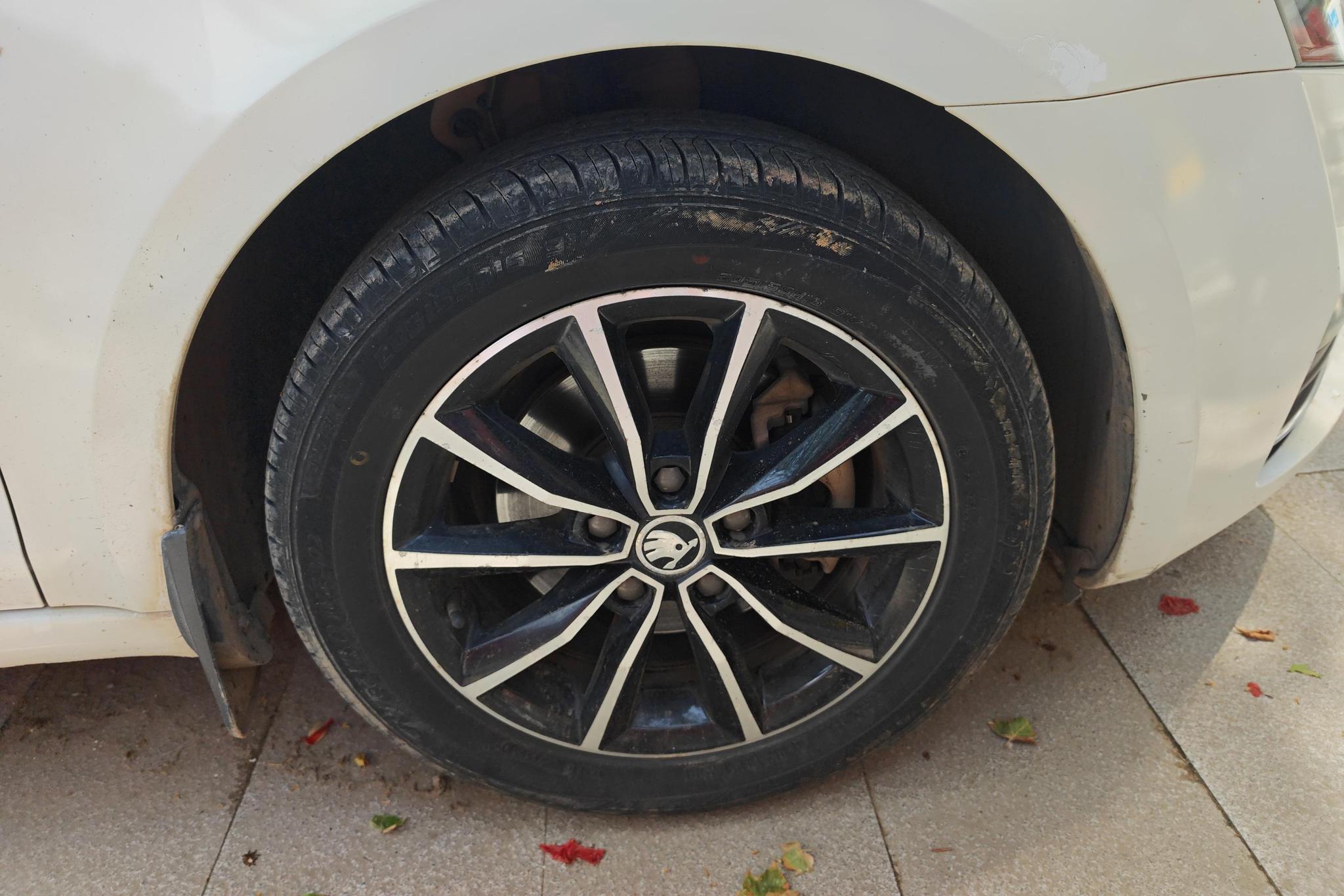 Skoda Octavia 2017 1.6L MT
