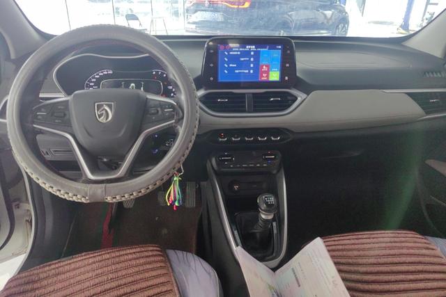 Wuling Baojun 510 2017 1.5 L MTComfort — фото 13