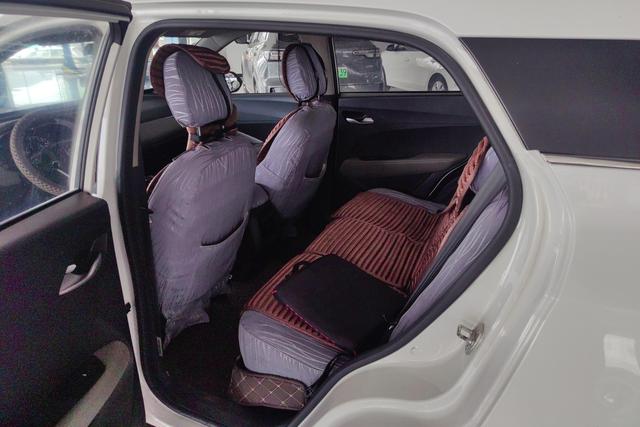 Wuling Baojun 510 2017 1.5 L MTComfort — фото 15