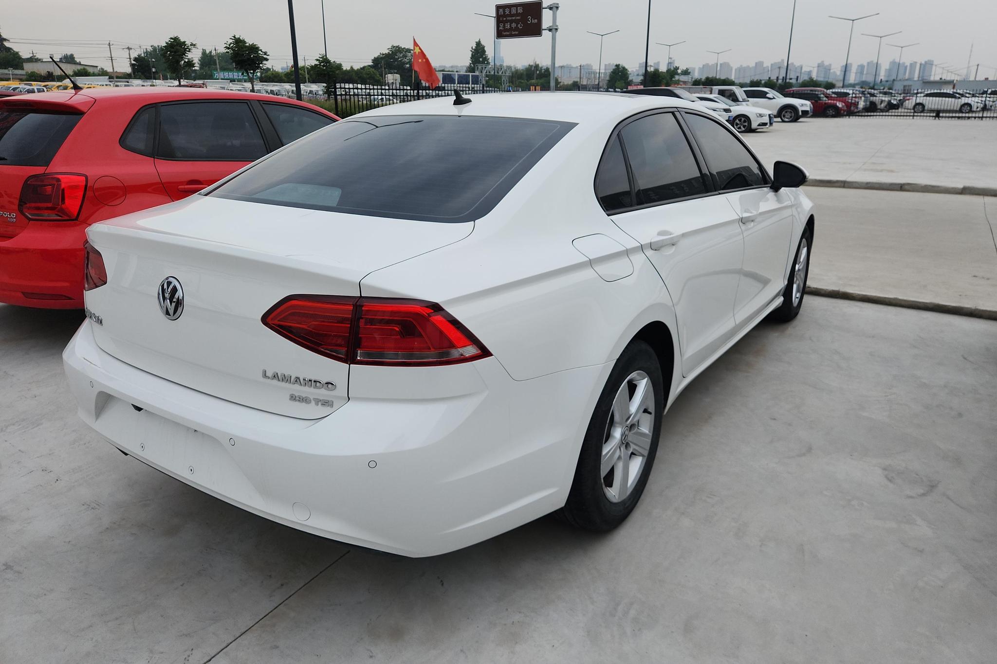 Volkswagen Lamando 2018 230TSI DSG