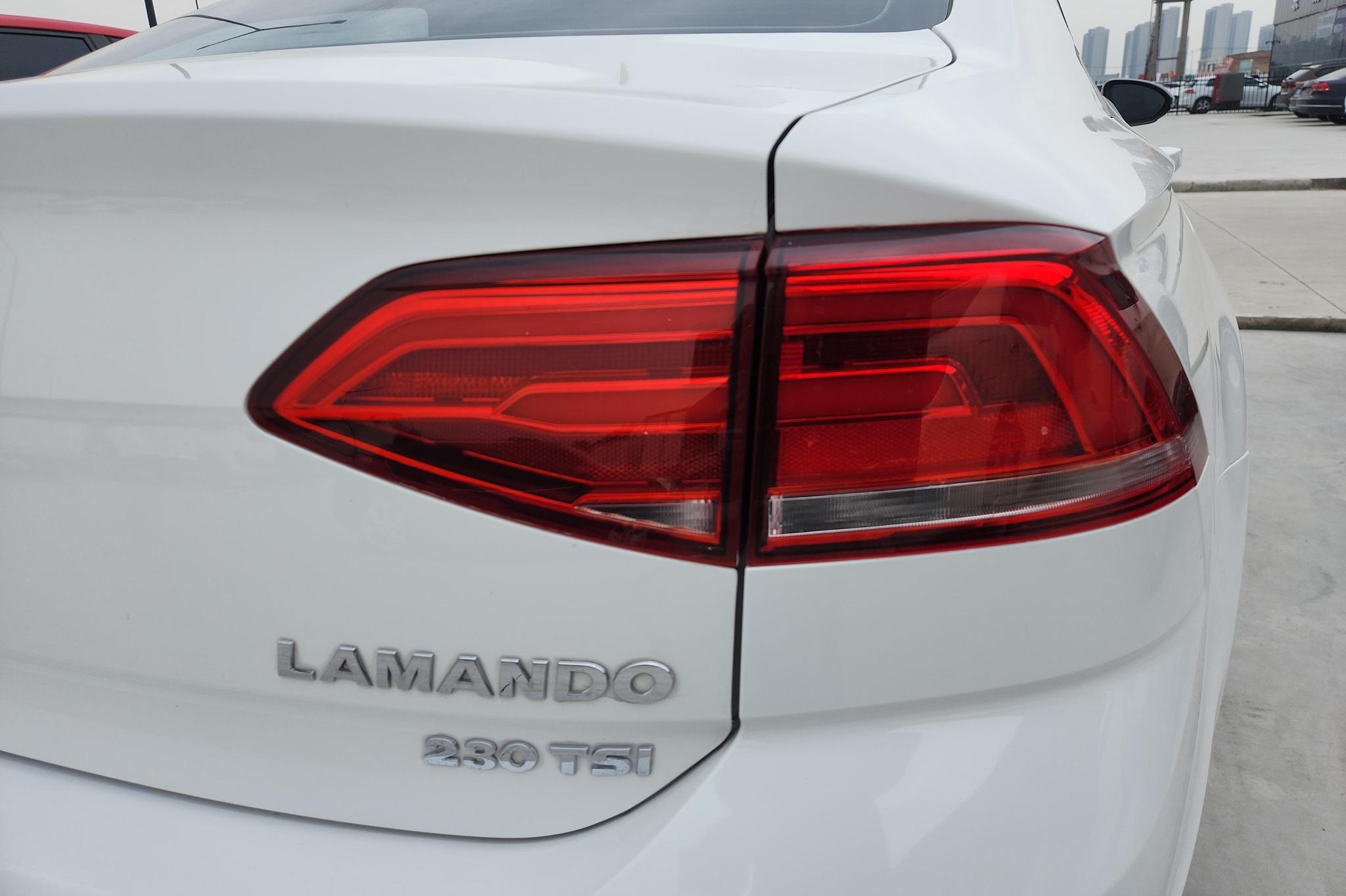Volkswagen Lamando 2018 230TSI DSG