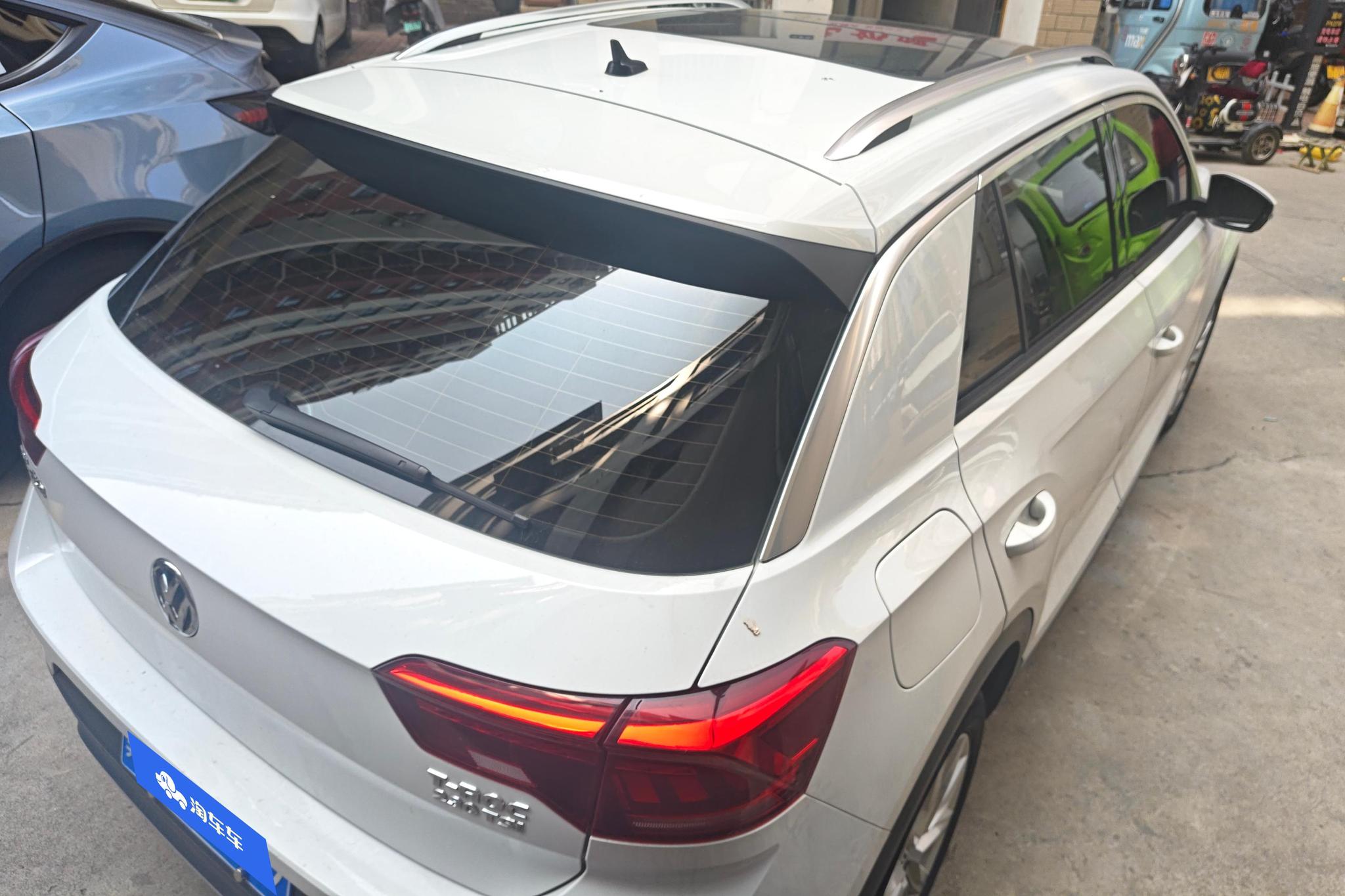 Volkswagen T-Roc 2019 230TSI DSG VI