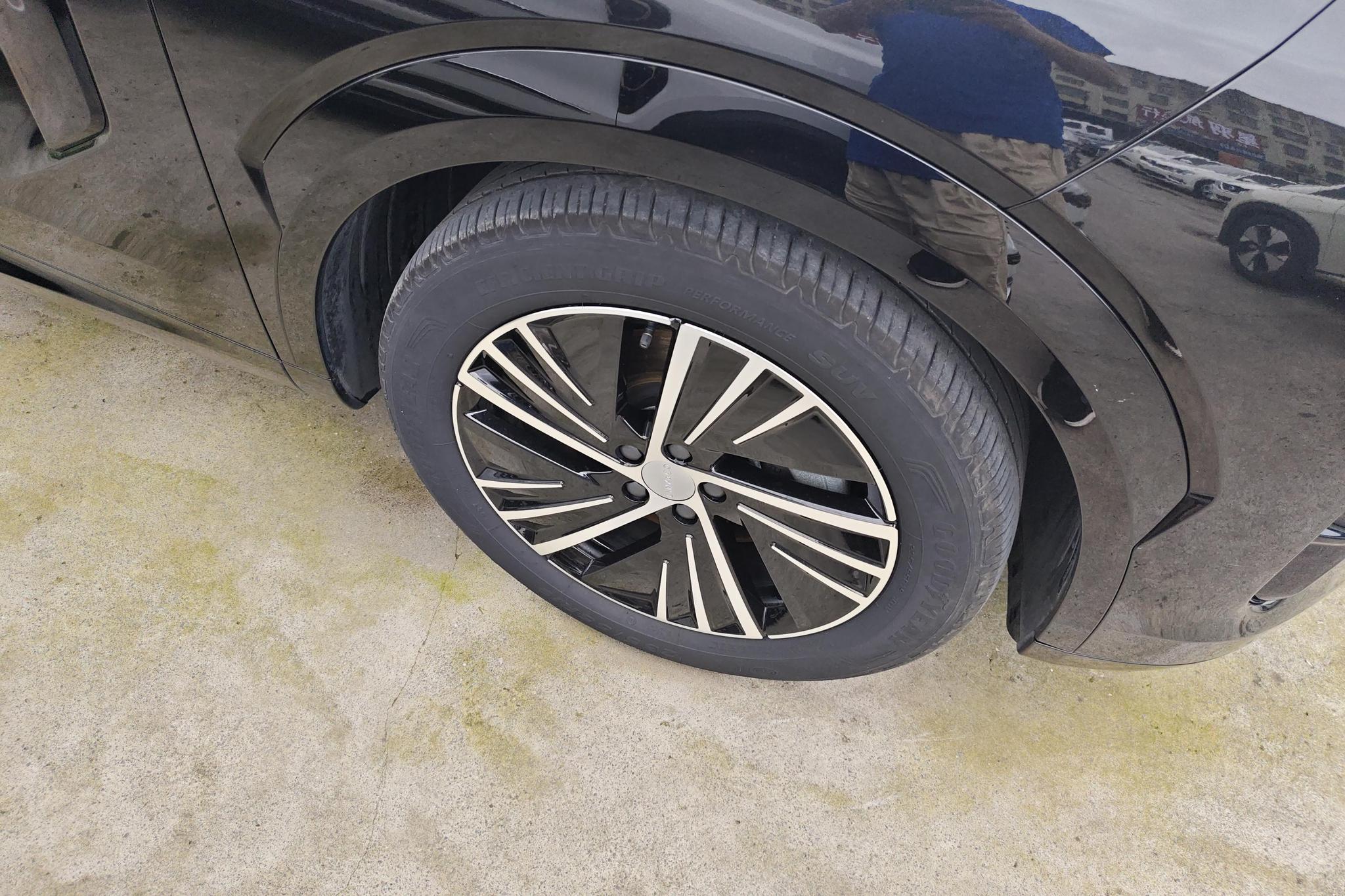 Lynk & Co 08 EM-P 2023 120 Halo