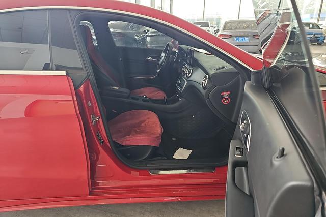 Mercedes-Benz CLA 2018 CLA 200 — фото 16