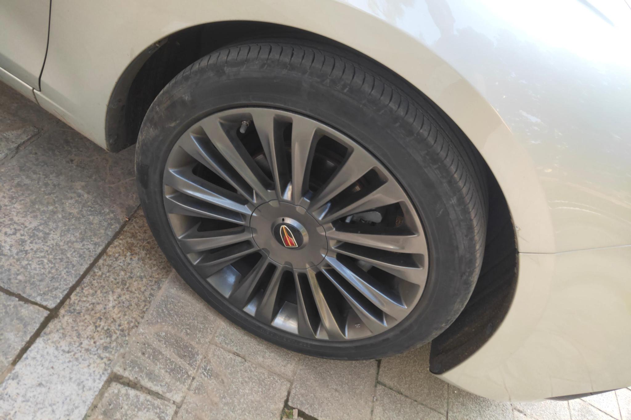 Hongqi H5 2020 1.5T DCT