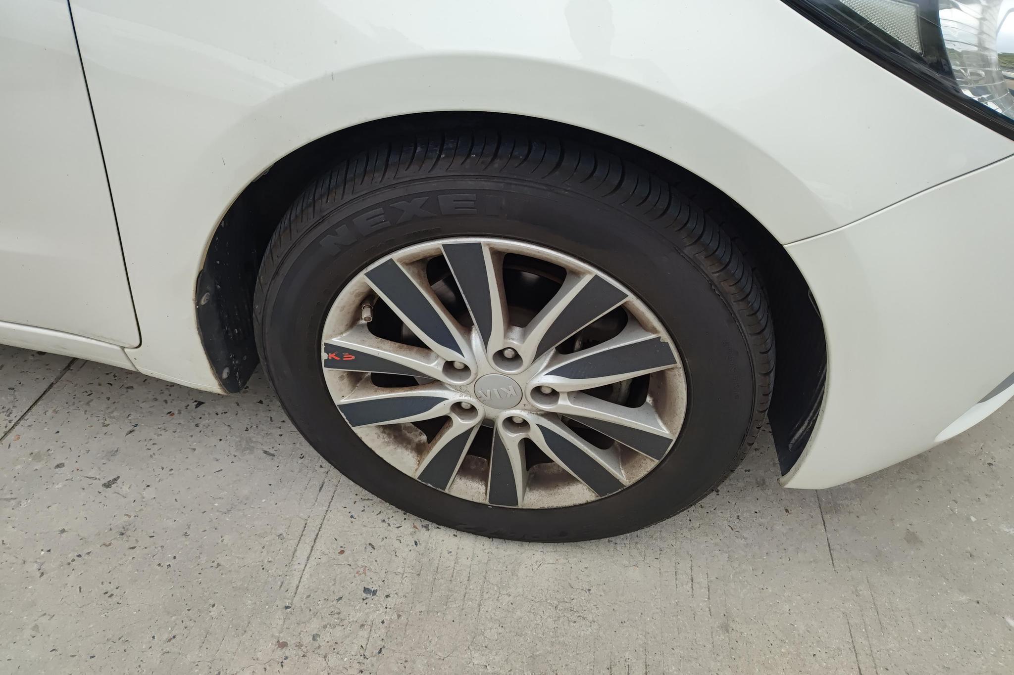 Kia K3 2015 1.6L AT DLX