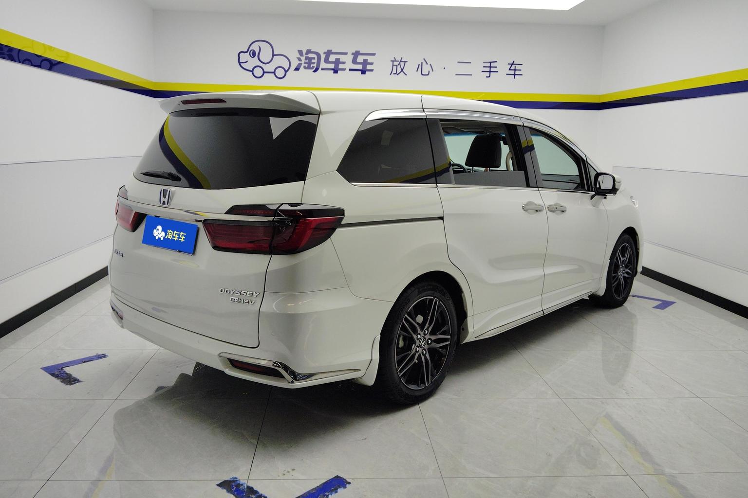 Honda Odyssey: фотография 9 из 17