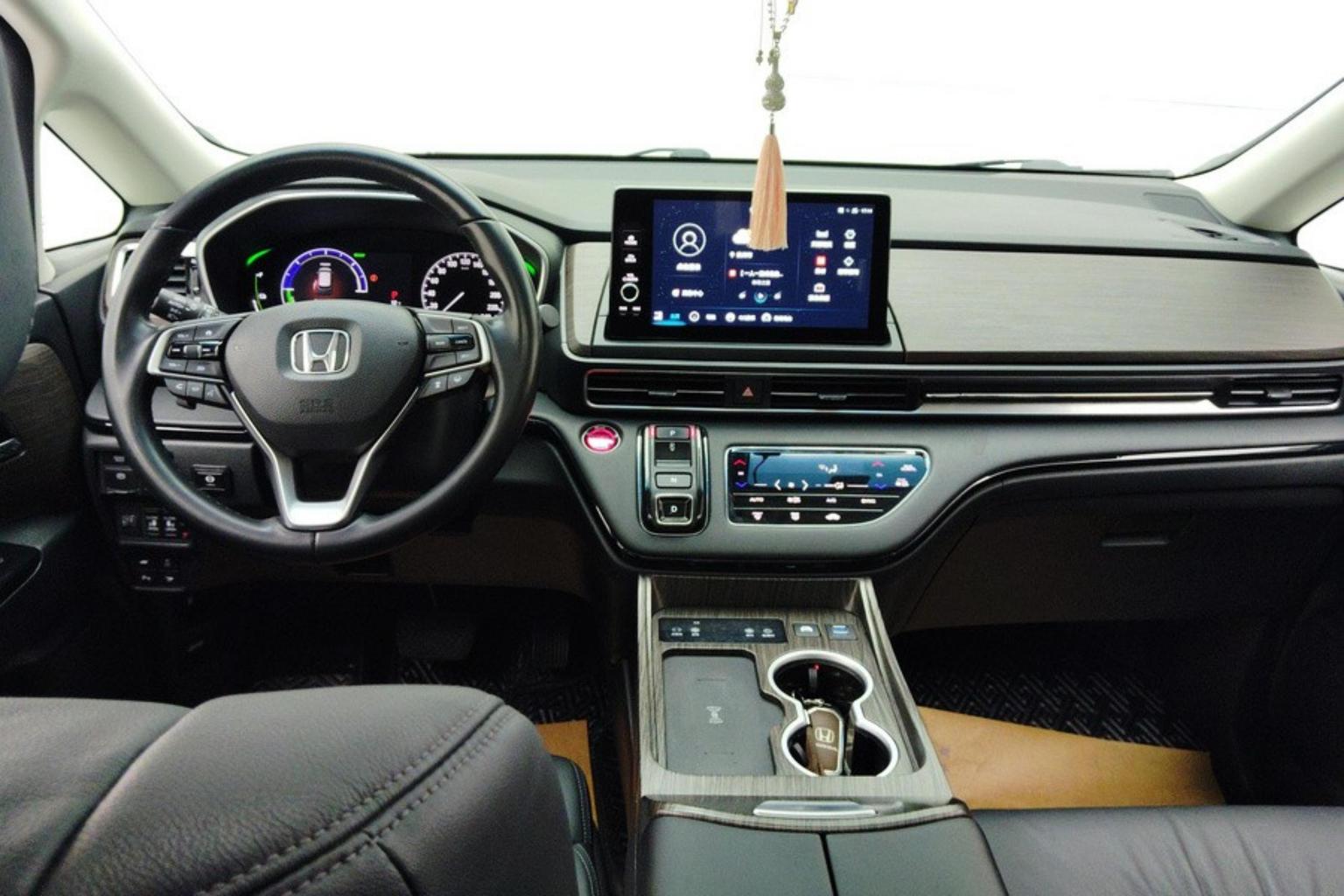 Honda Odyssey: фотография 14 из 17