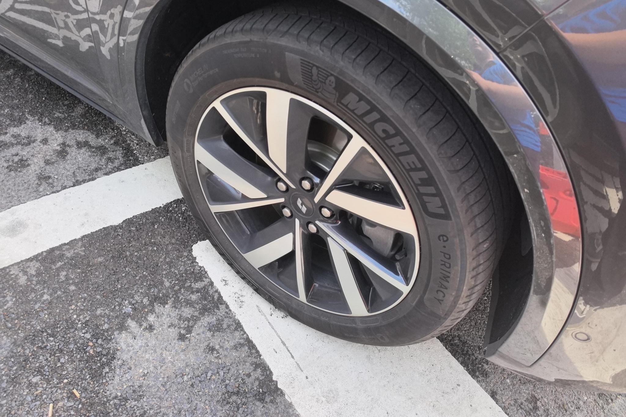 Li Auto L8 2023 Air