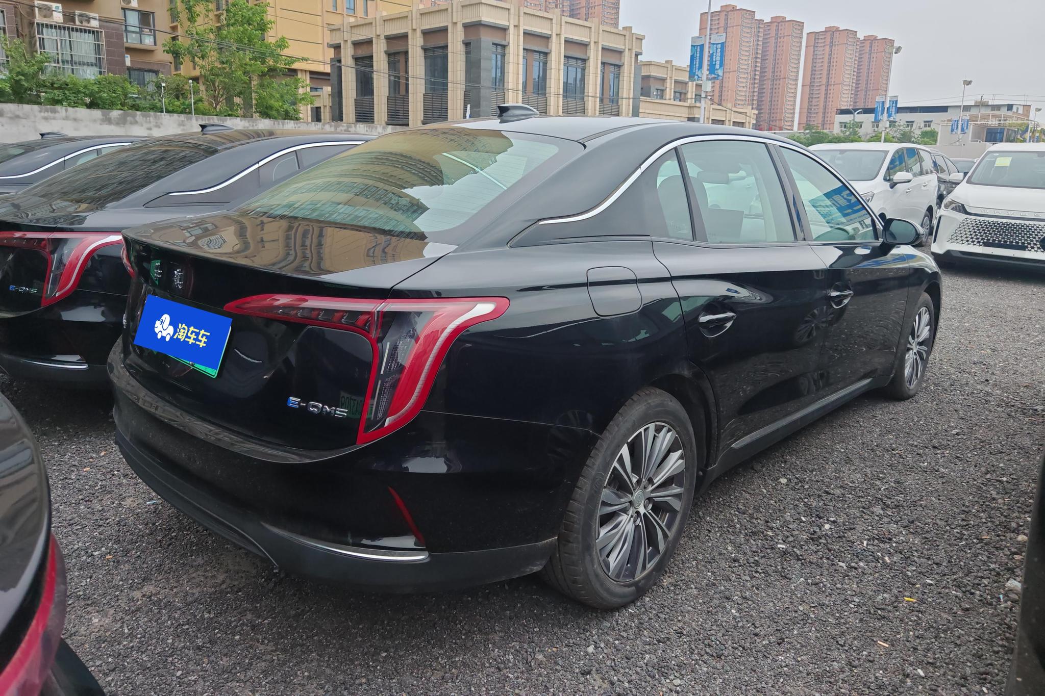 Hongqi E-QM5 2022 431km 5 мест