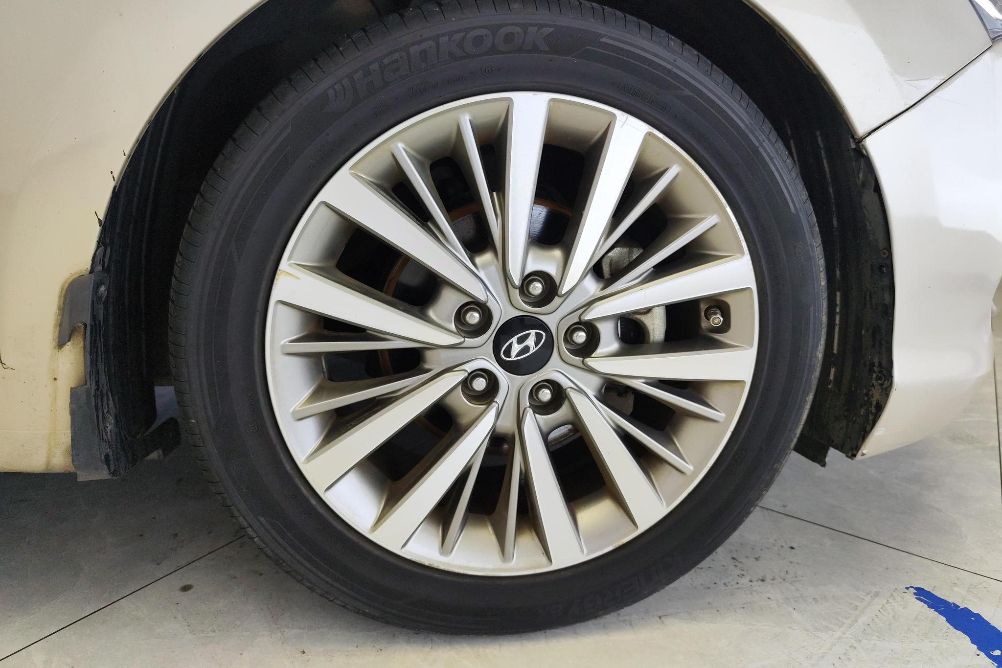 Hyundai Mistra 2017 1.8L AT Luxury DLX V