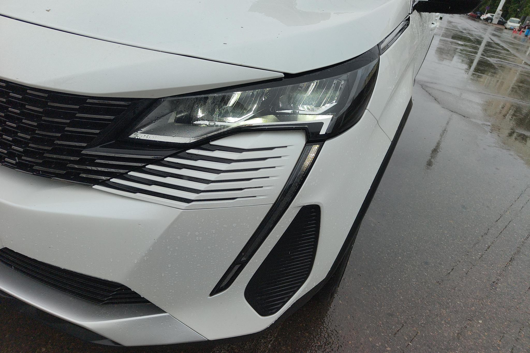 Peugeot 5008 2021 360THP 5 мест
