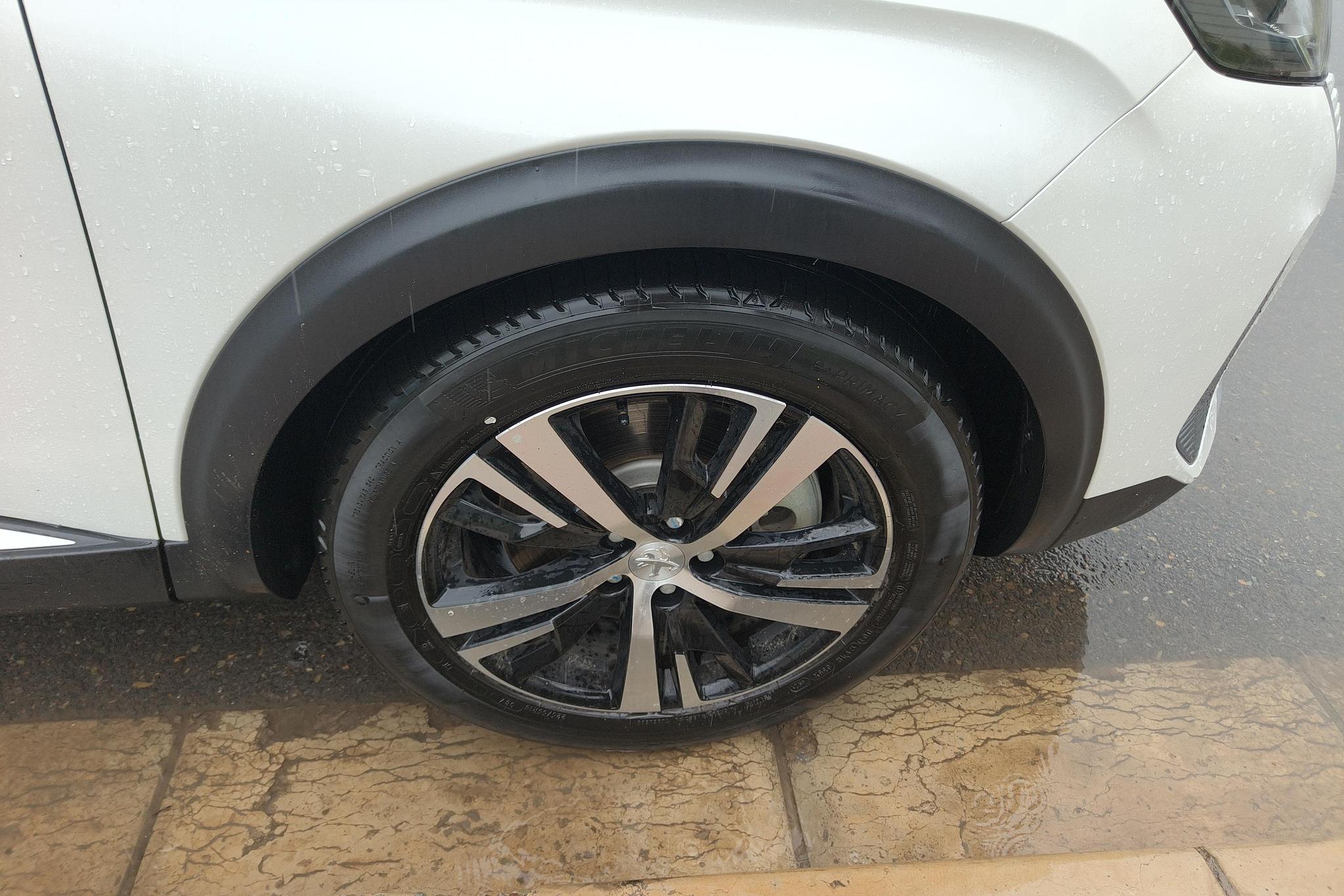 Peugeot 5008 2021 360THP 5 мест