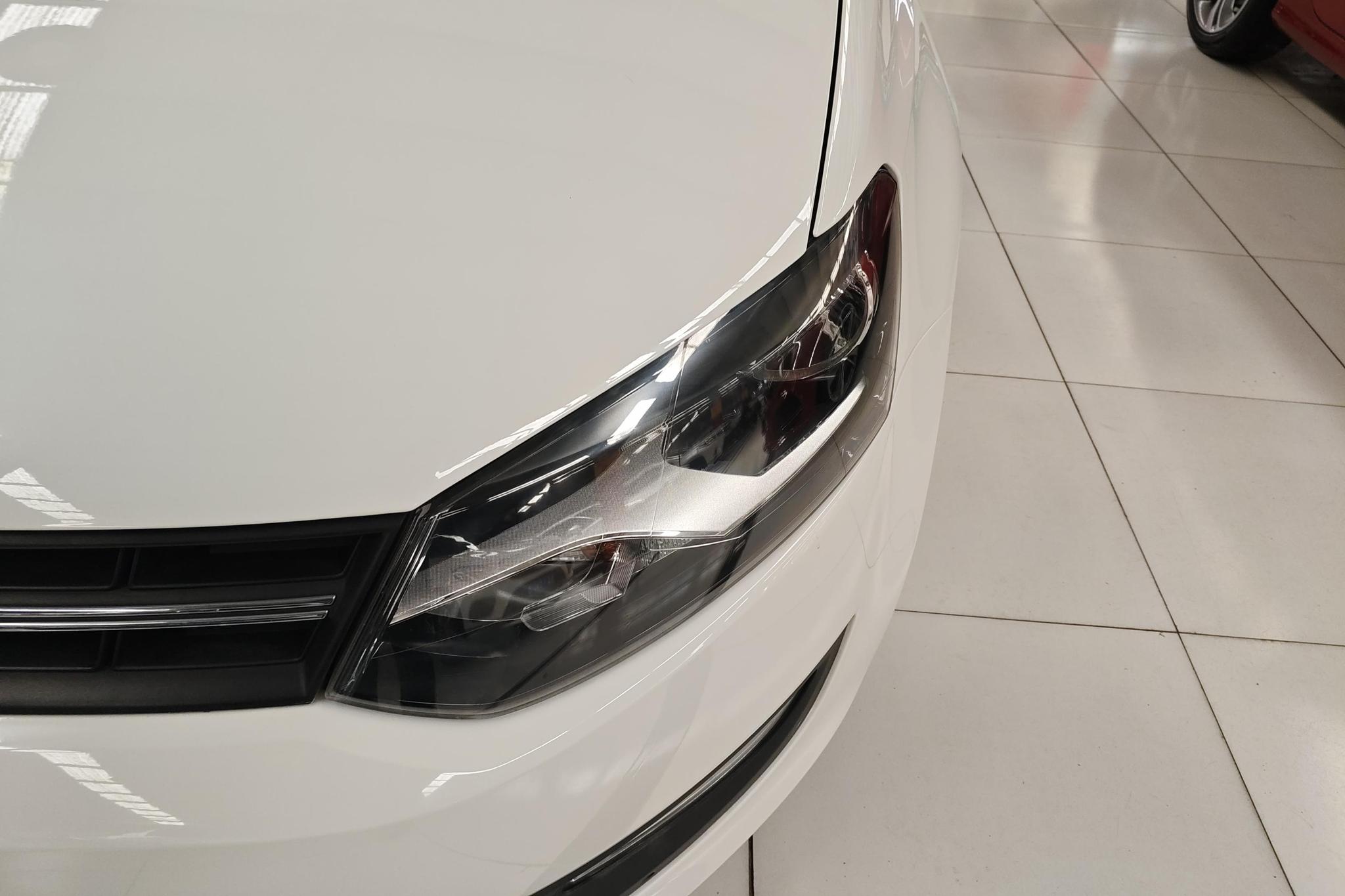 Volkswagen Polo 2013 1.6L AT Luxury