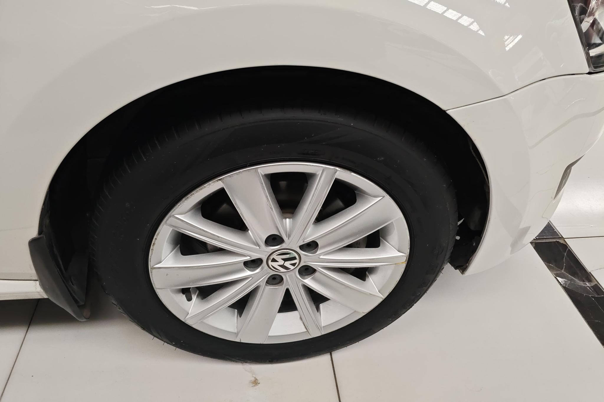 Volkswagen Polo 2013 1.6L AT Luxury