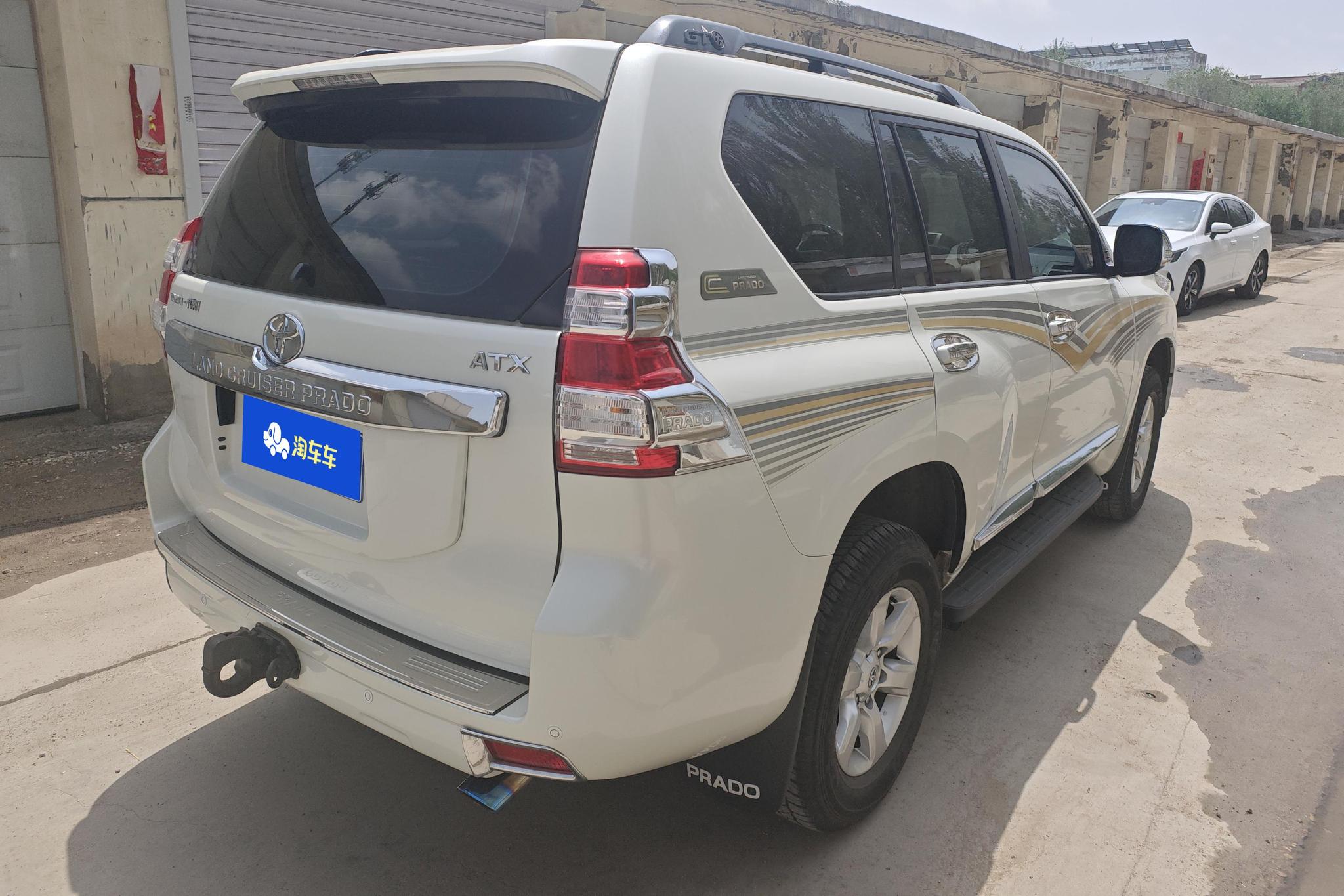 Toyota Land Cruiser Prado 2016 2.7L AT Standard