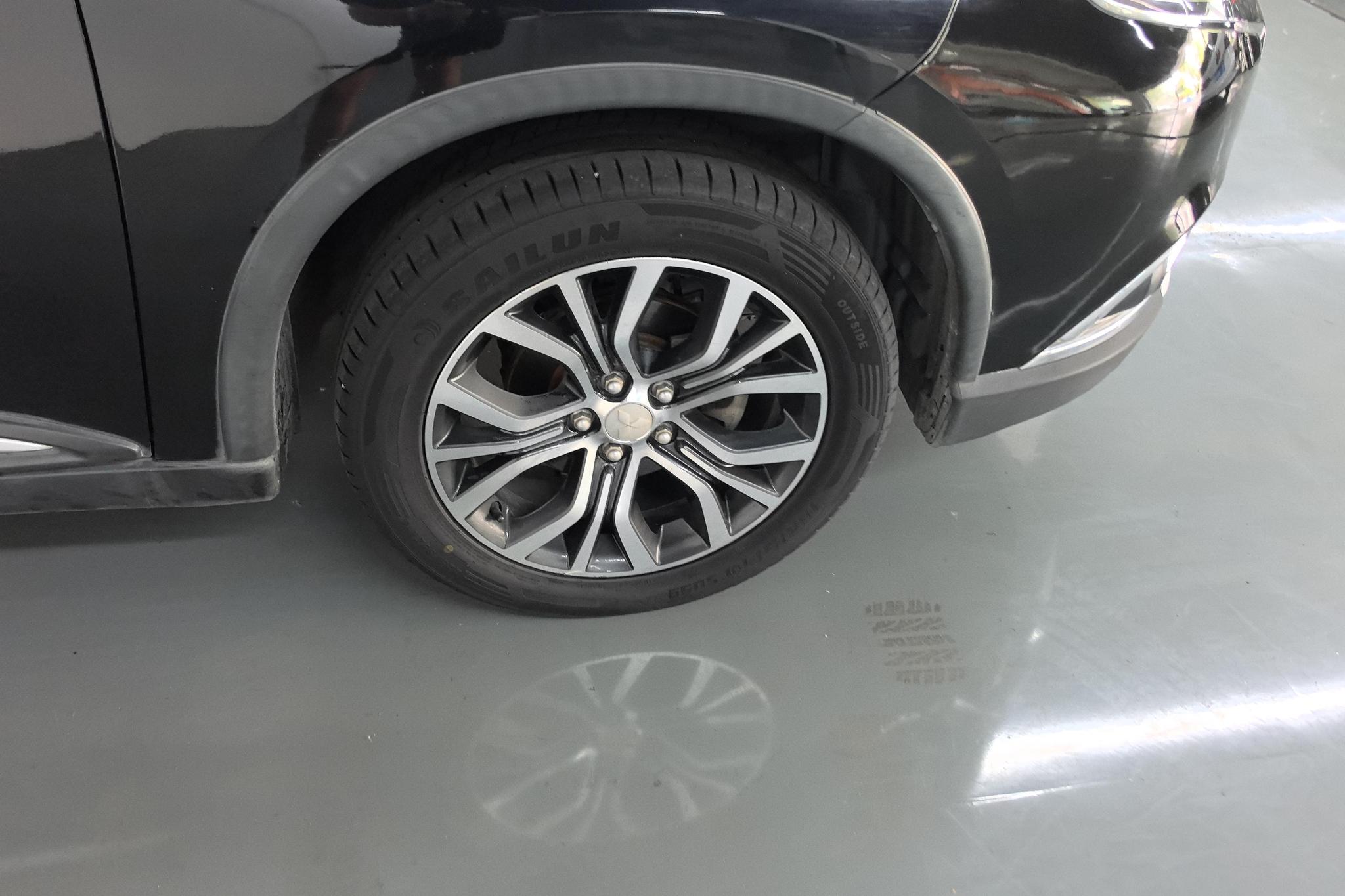 Mitsubishi Outlander 2016 2.4L Elite 5 мест