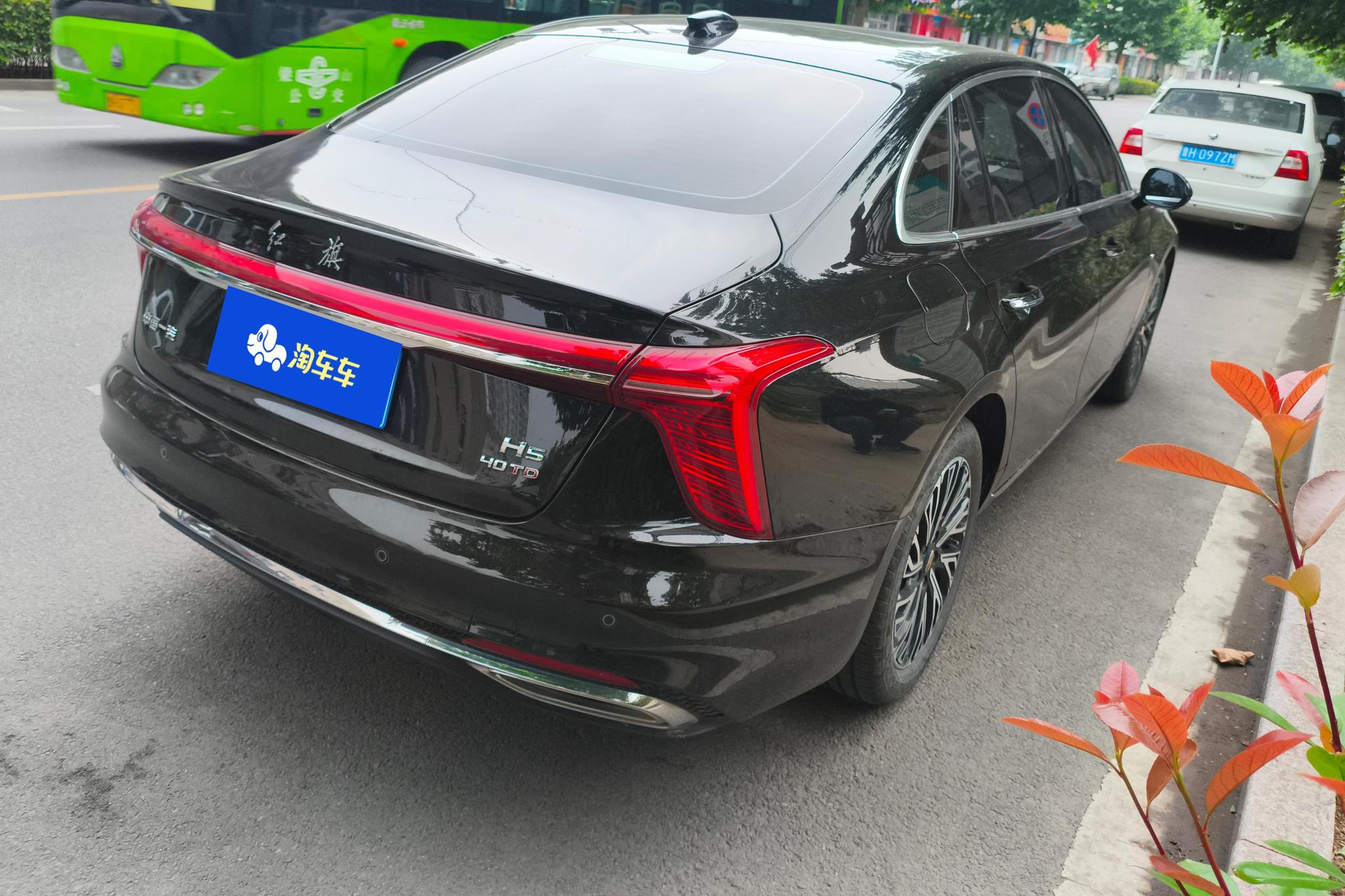 Hongqi H5 2025 2.0T AT