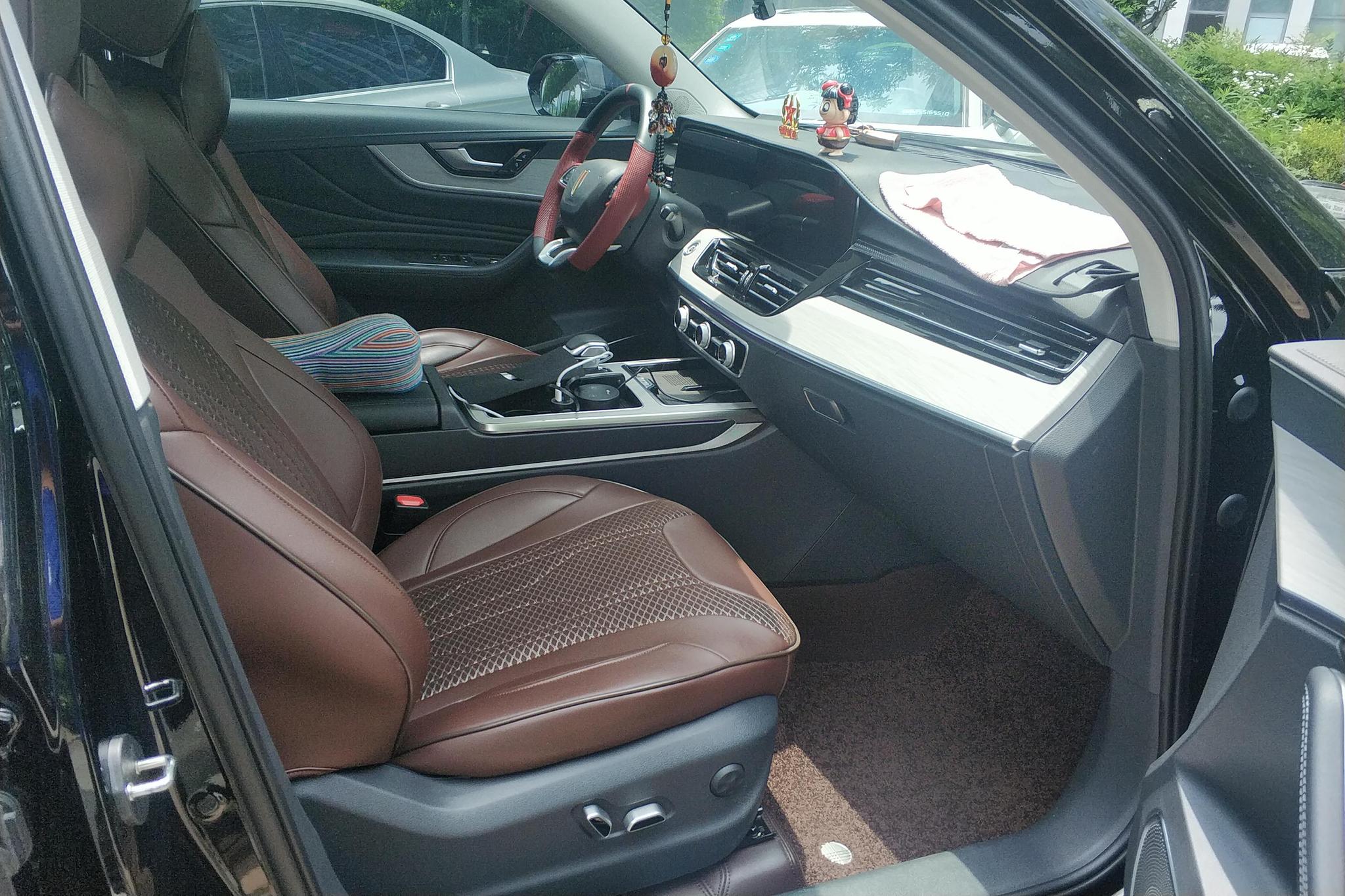 Hongqi HS5 2025 2.0T