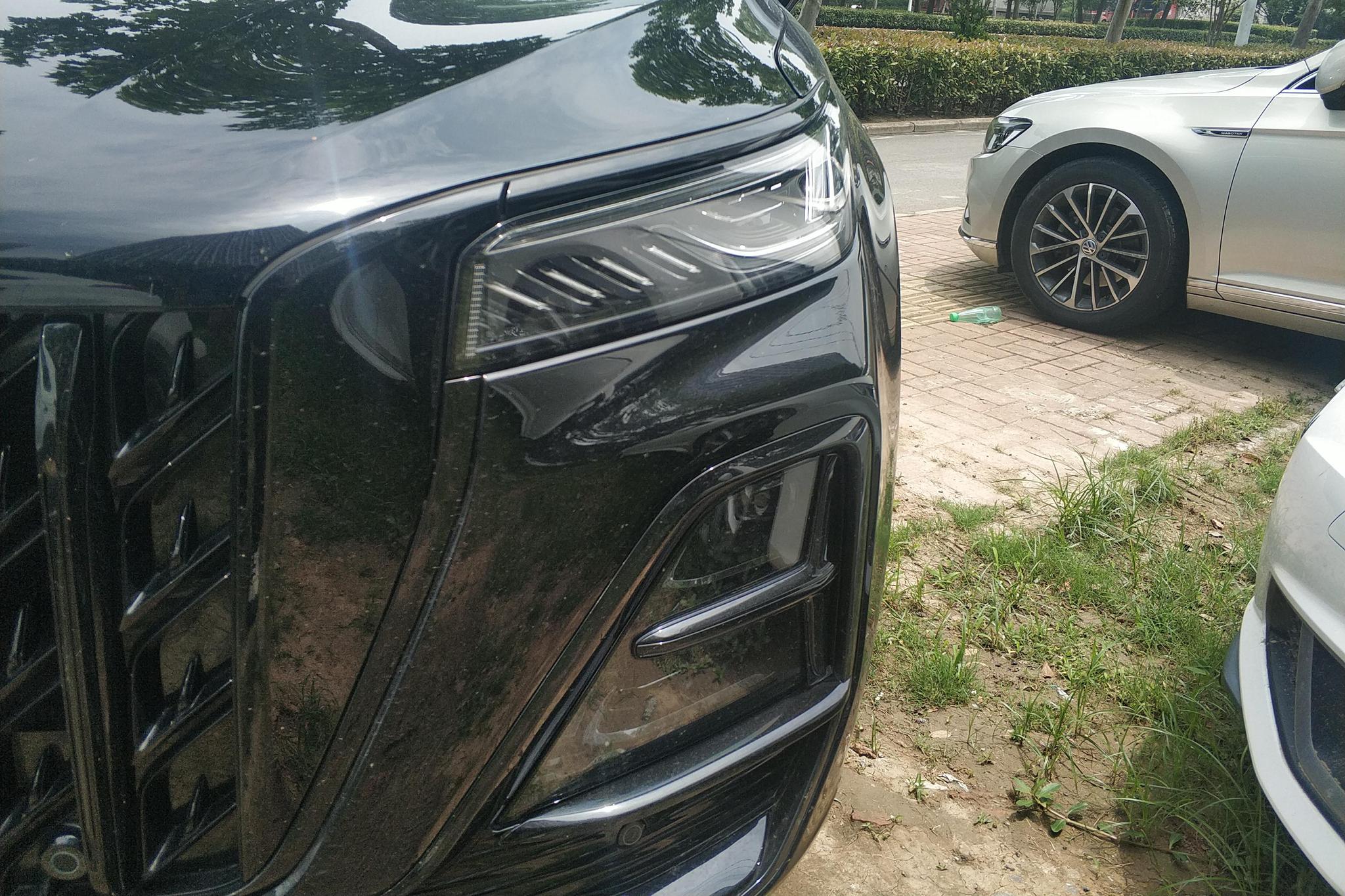 Hongqi HS5 2025 2.0T