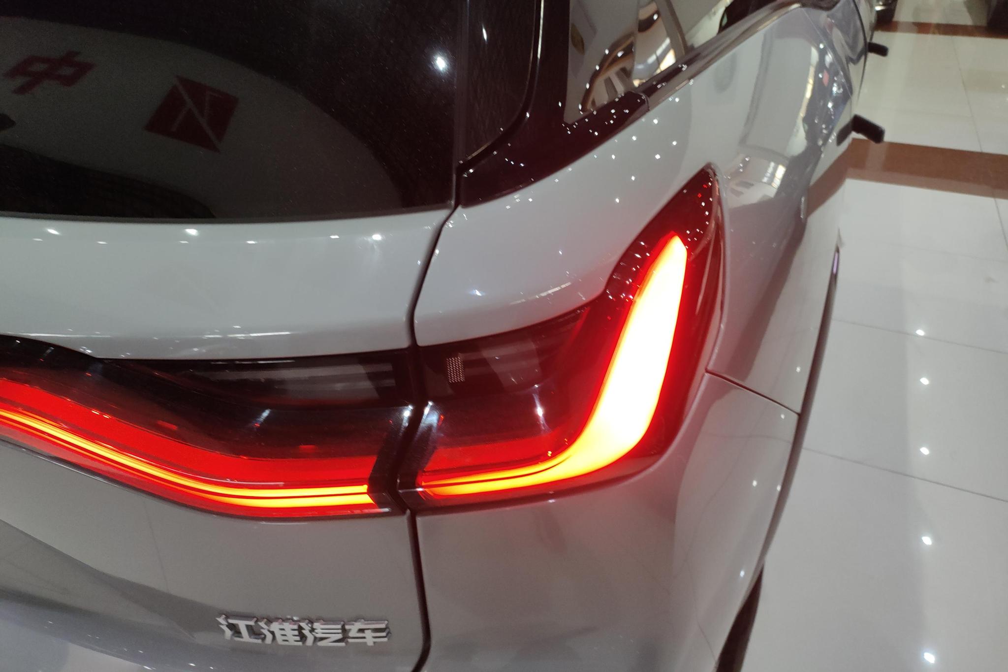 NIO ES8 2022 580KM мест