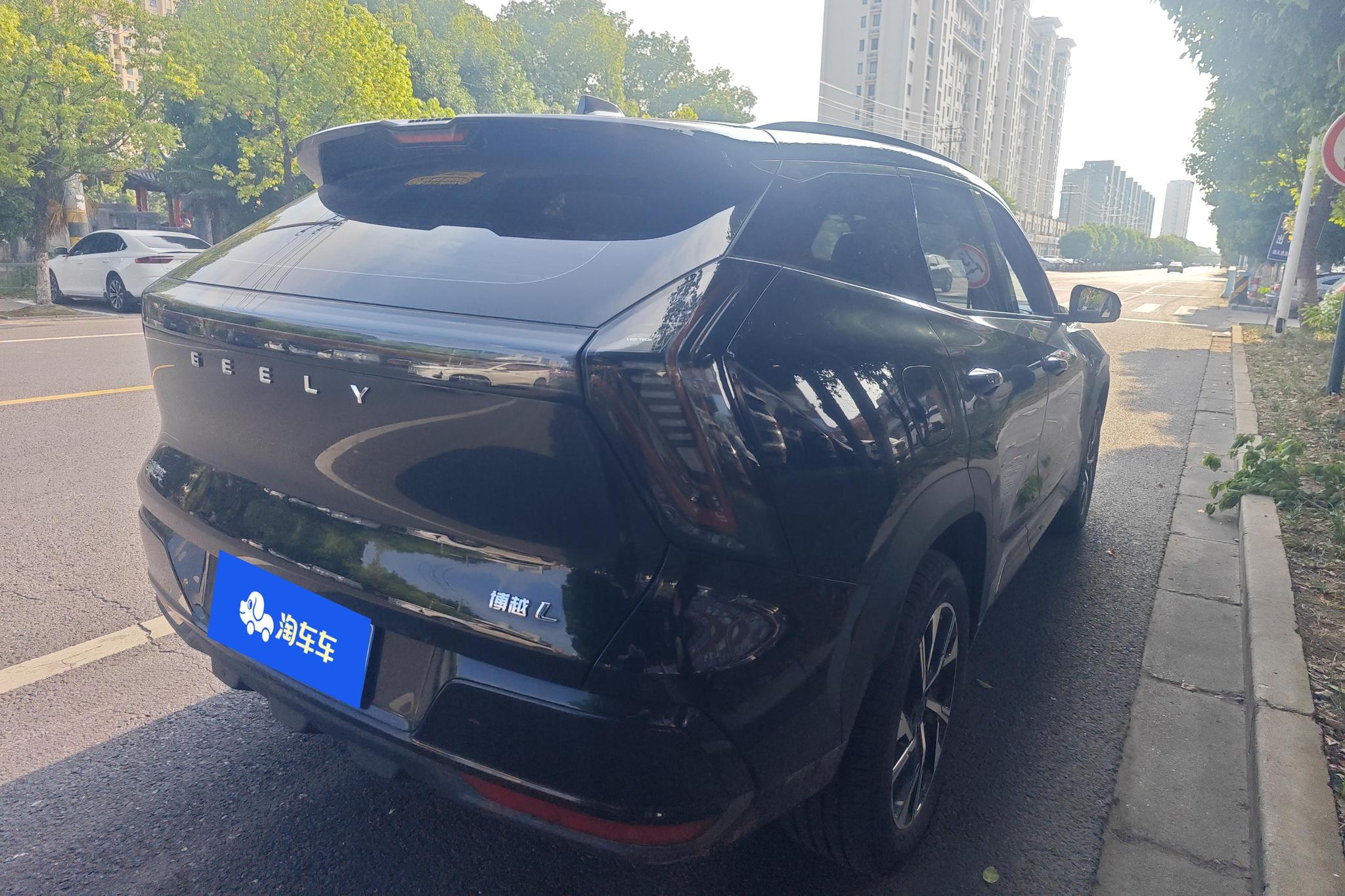 Geely Boyue L L 2025 1.5TD DCT