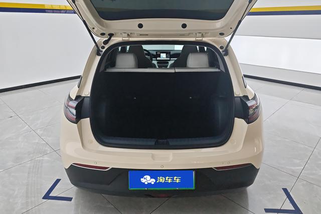 Geely Galaxy Xingyuan 2025 310km — фото 17