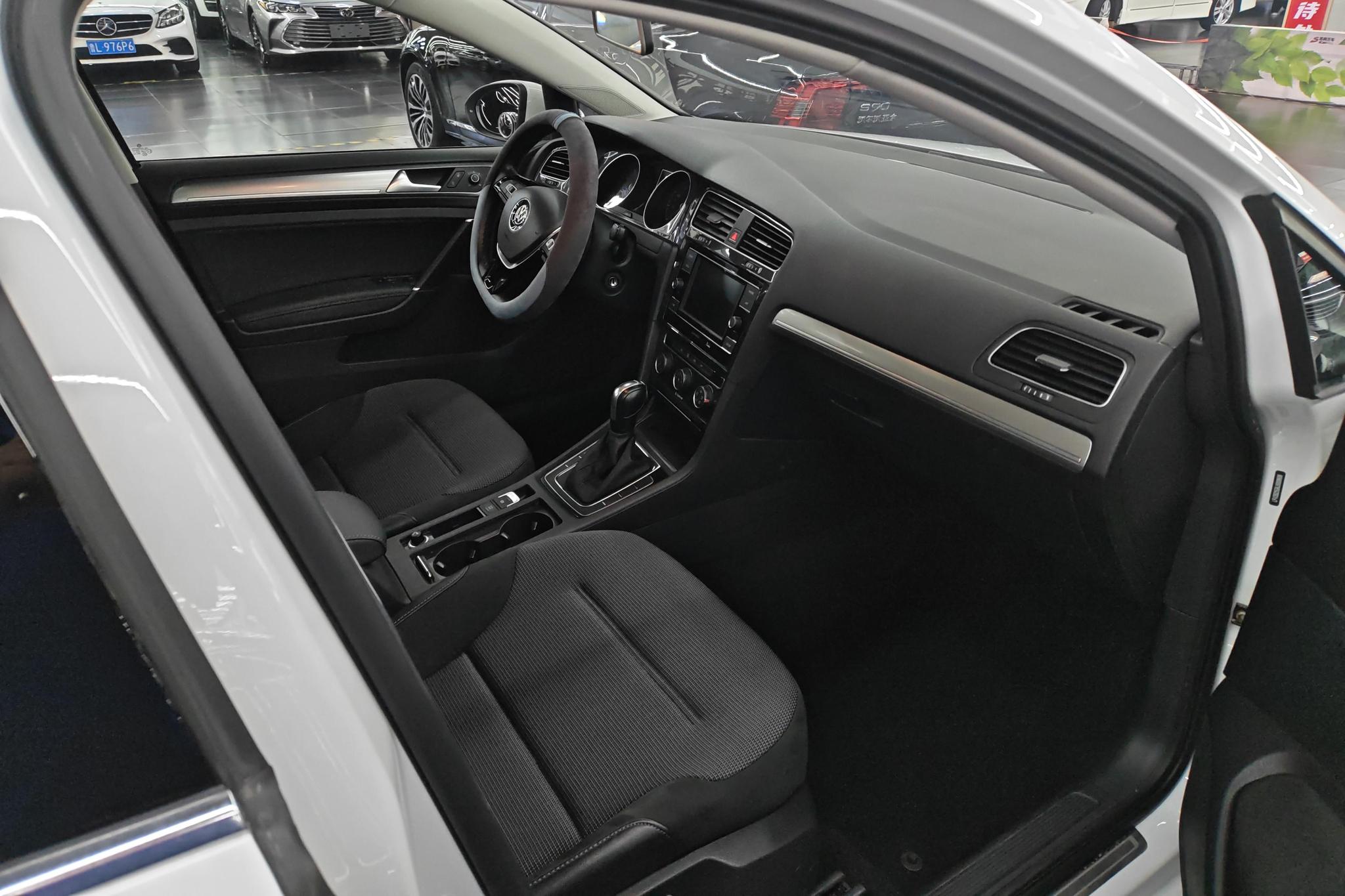 Volkswagen Golf 2018 230TSI AT Comfort