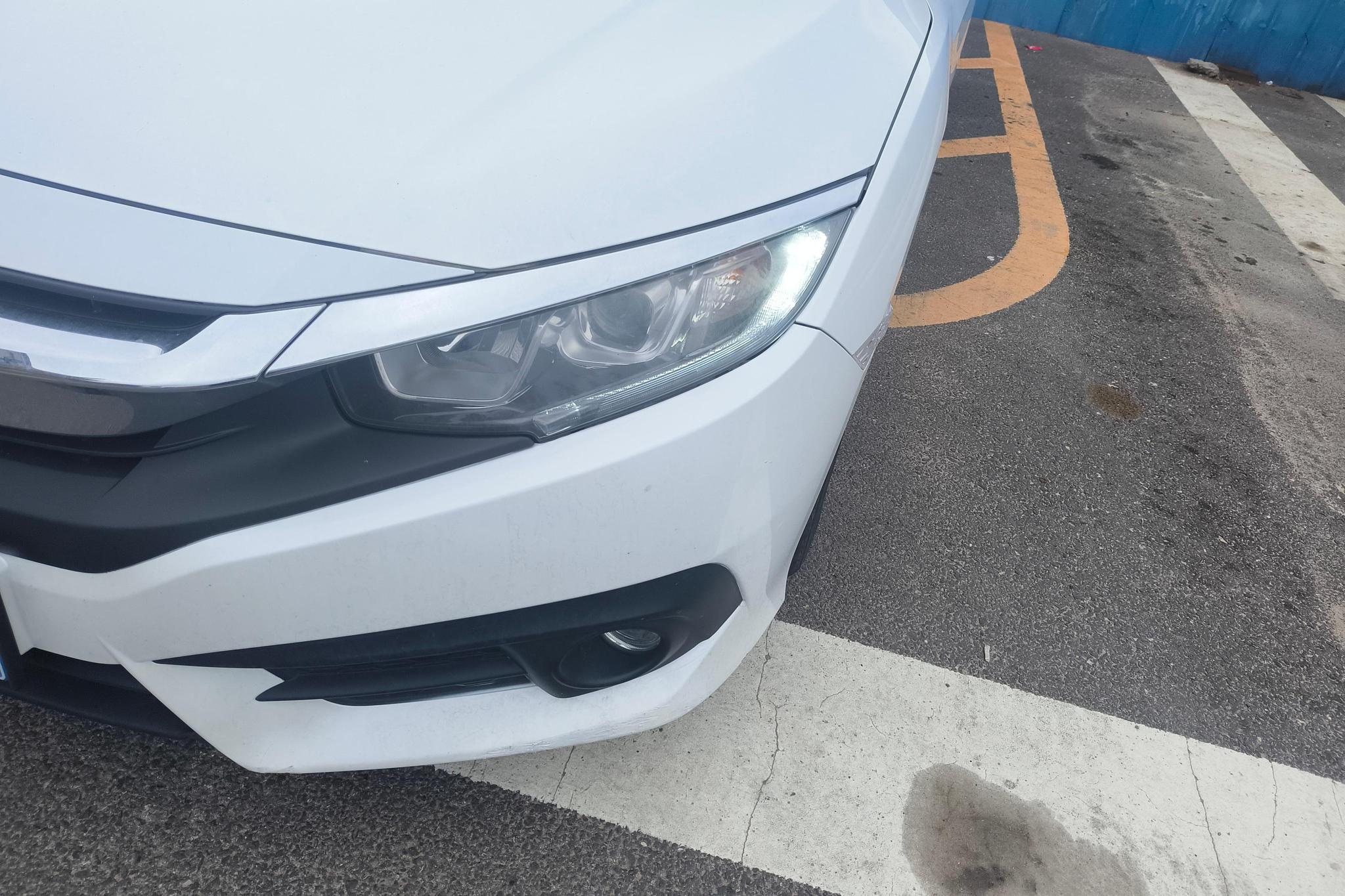 Honda Civic 2016 220TURBO CVT Luxury