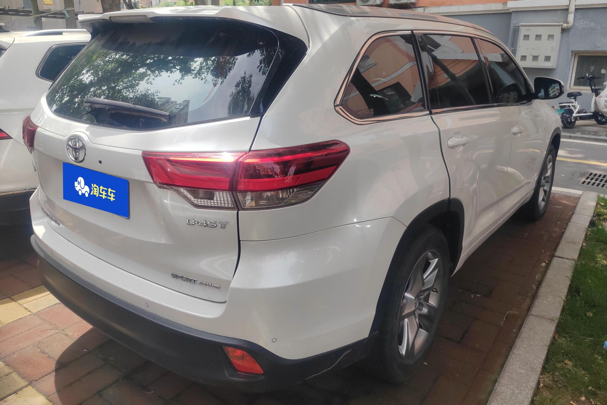 Toyota Highlander 2018 2.0T Luxury 7 мест VI
