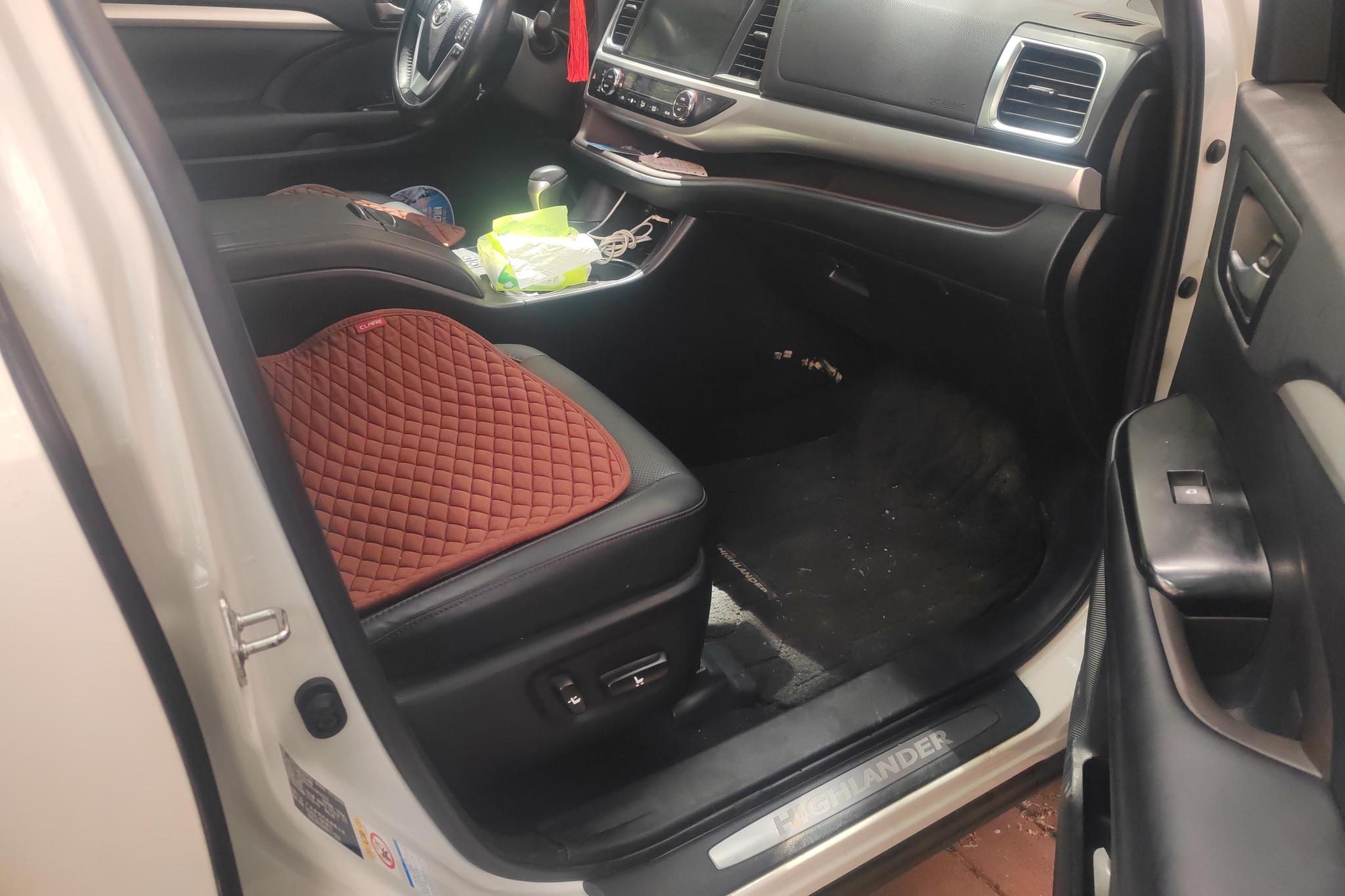 Toyota Highlander 2018 2.0T Luxury 7 мест VI