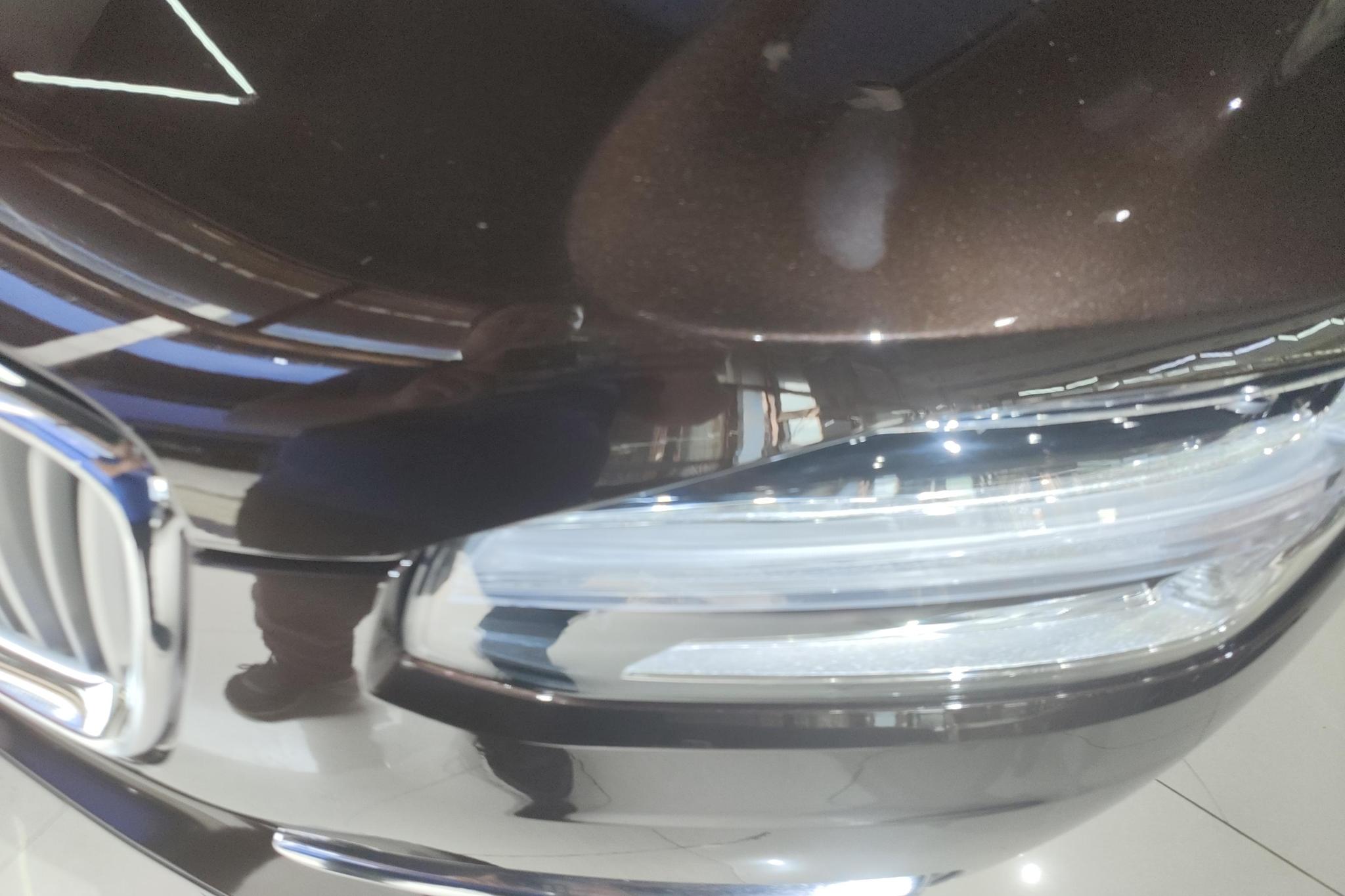 Volvo XC90 2018 T6 5 мест