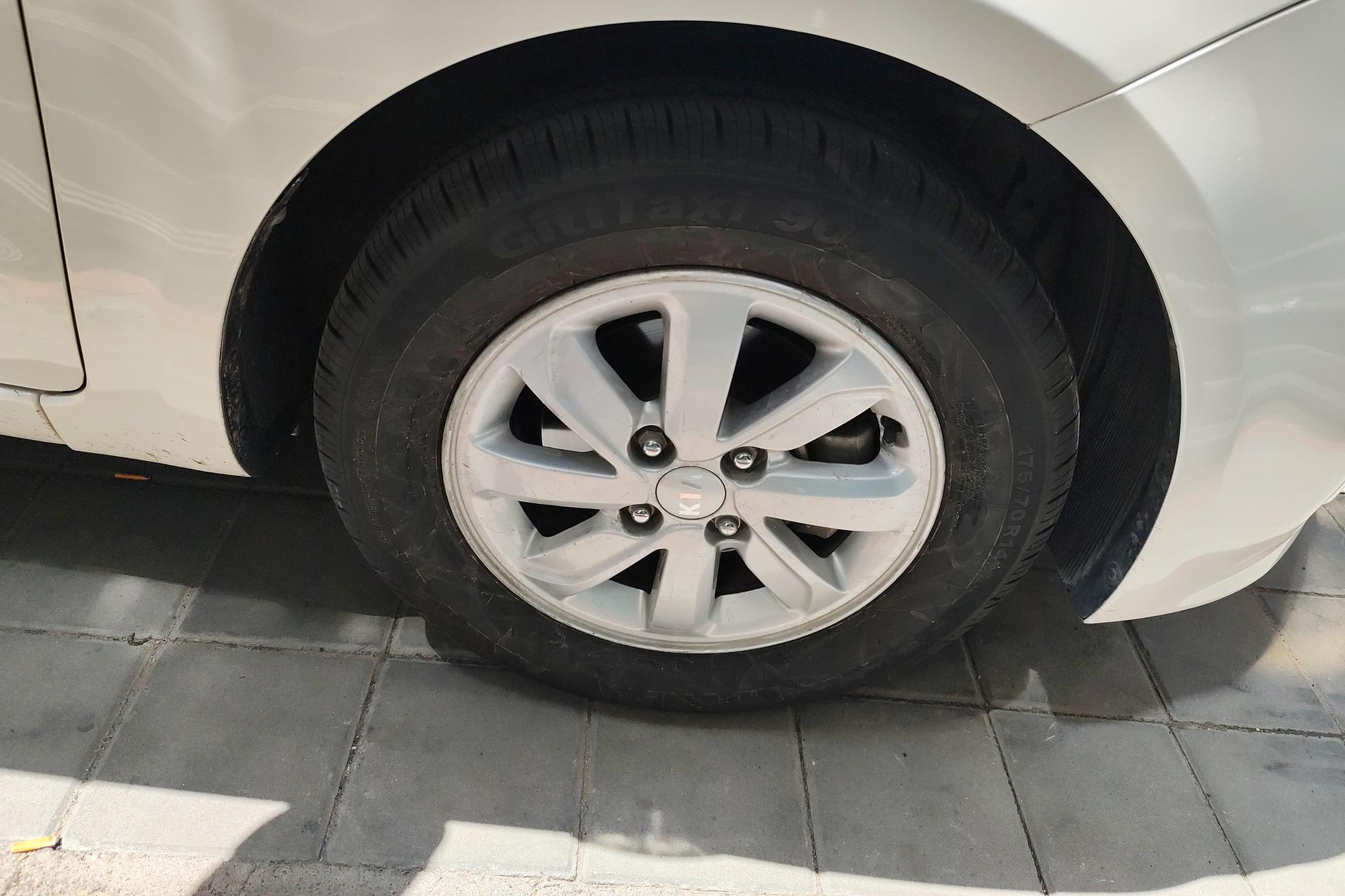 Kia K2 2015 1.4L MT GLS