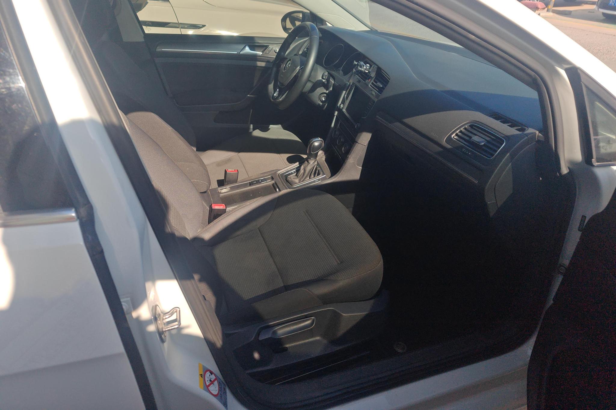 Volkswagen Golf 2015 1.4TSI AT Comfort