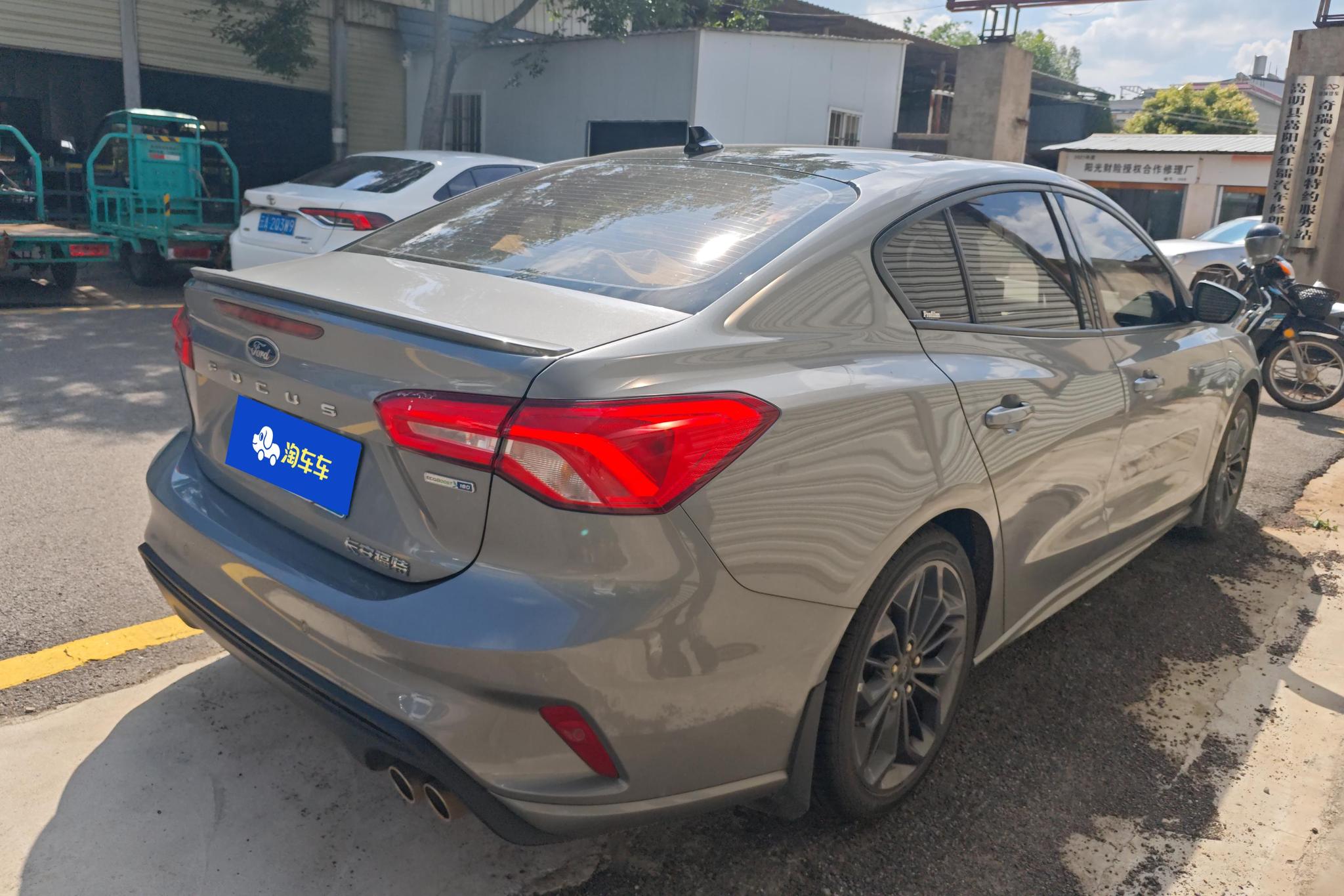 Ford Focus 2022 EcoBoost 180 AT ST Line