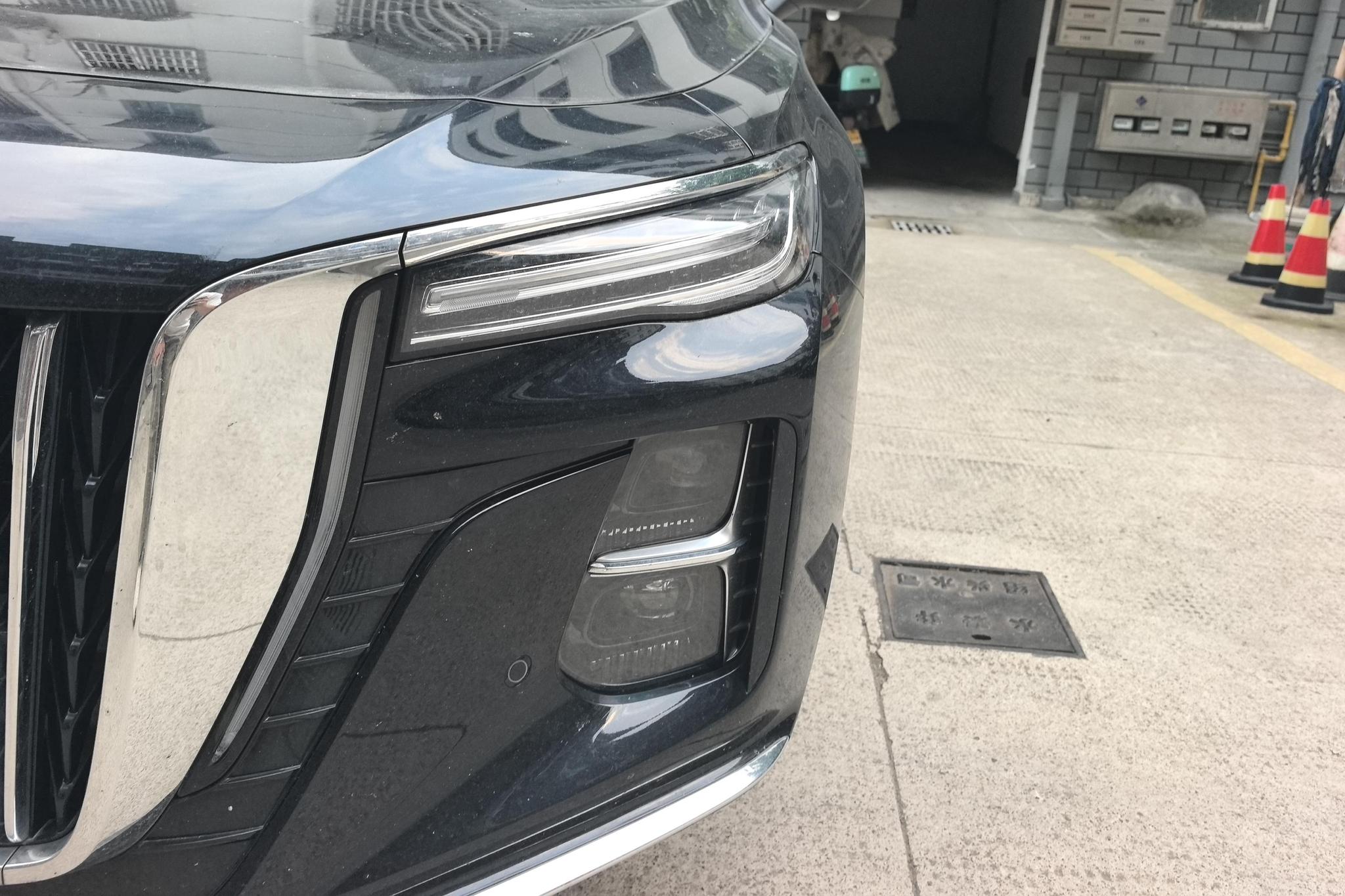 Hongqi H5 2025 2.0T AT
