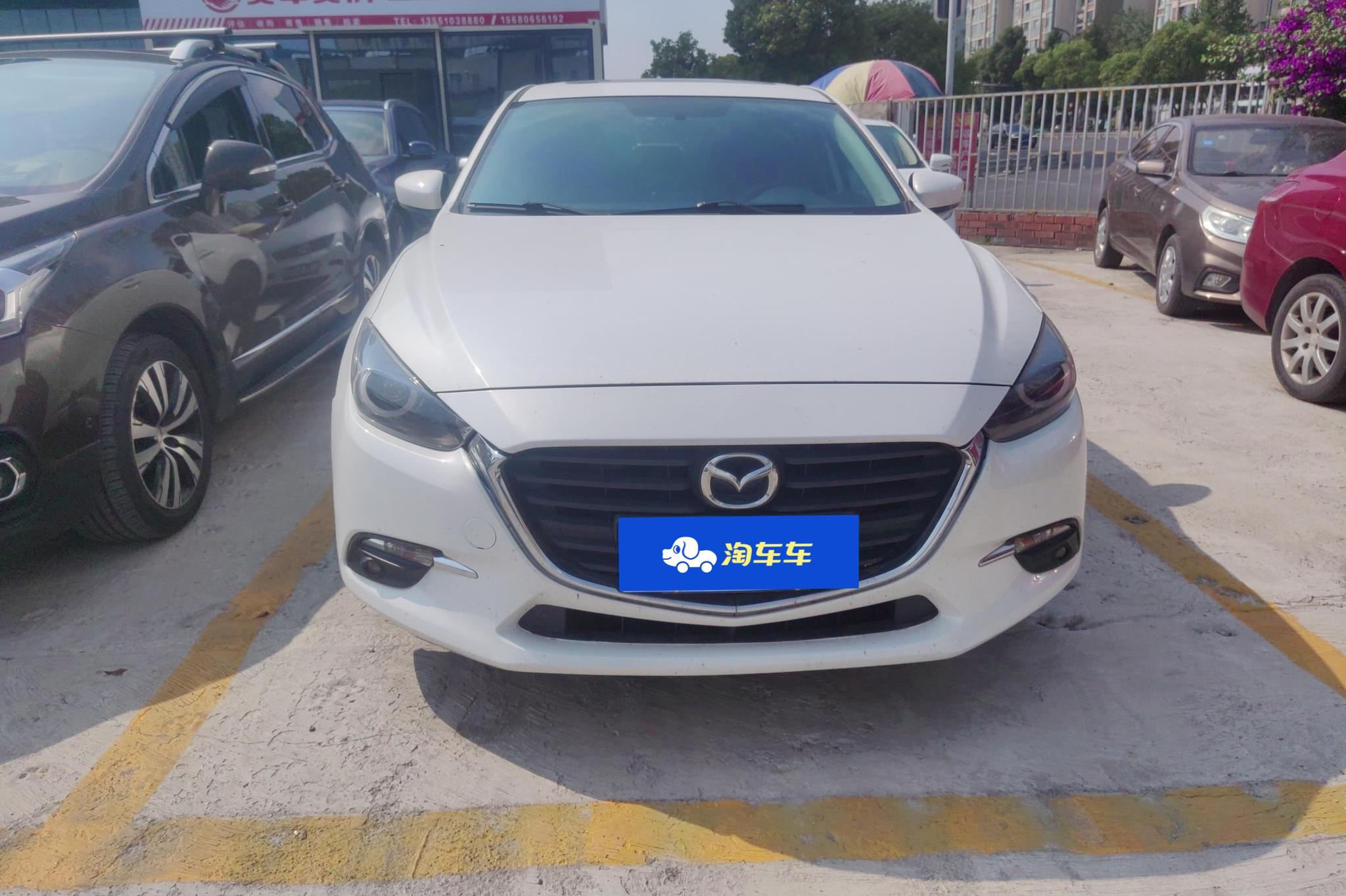 Mazda Mazda3 3 2017 1.5L MT Luxury V