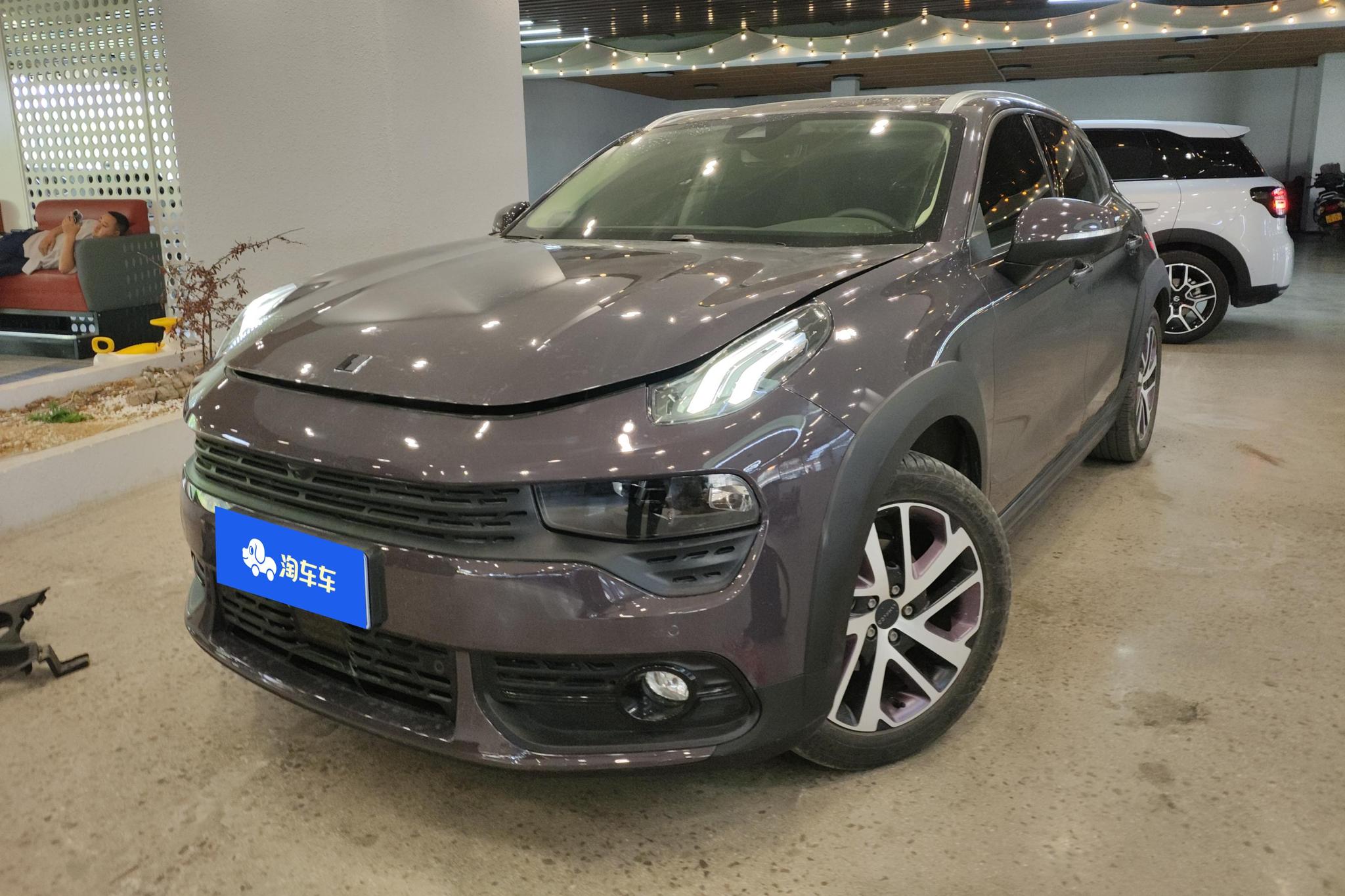 Lynk & Co 02