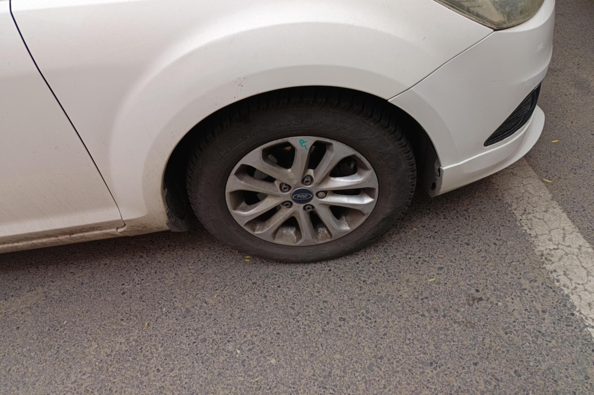Ford Focus 2013 1.8L MT