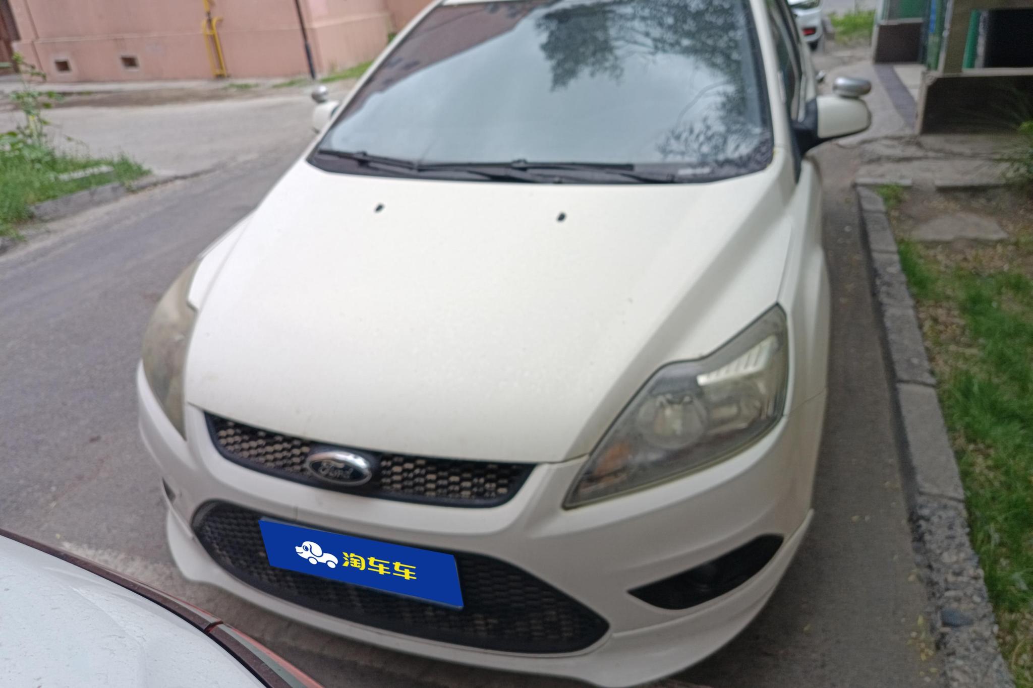 Ford Focus 2013 1.8L MT