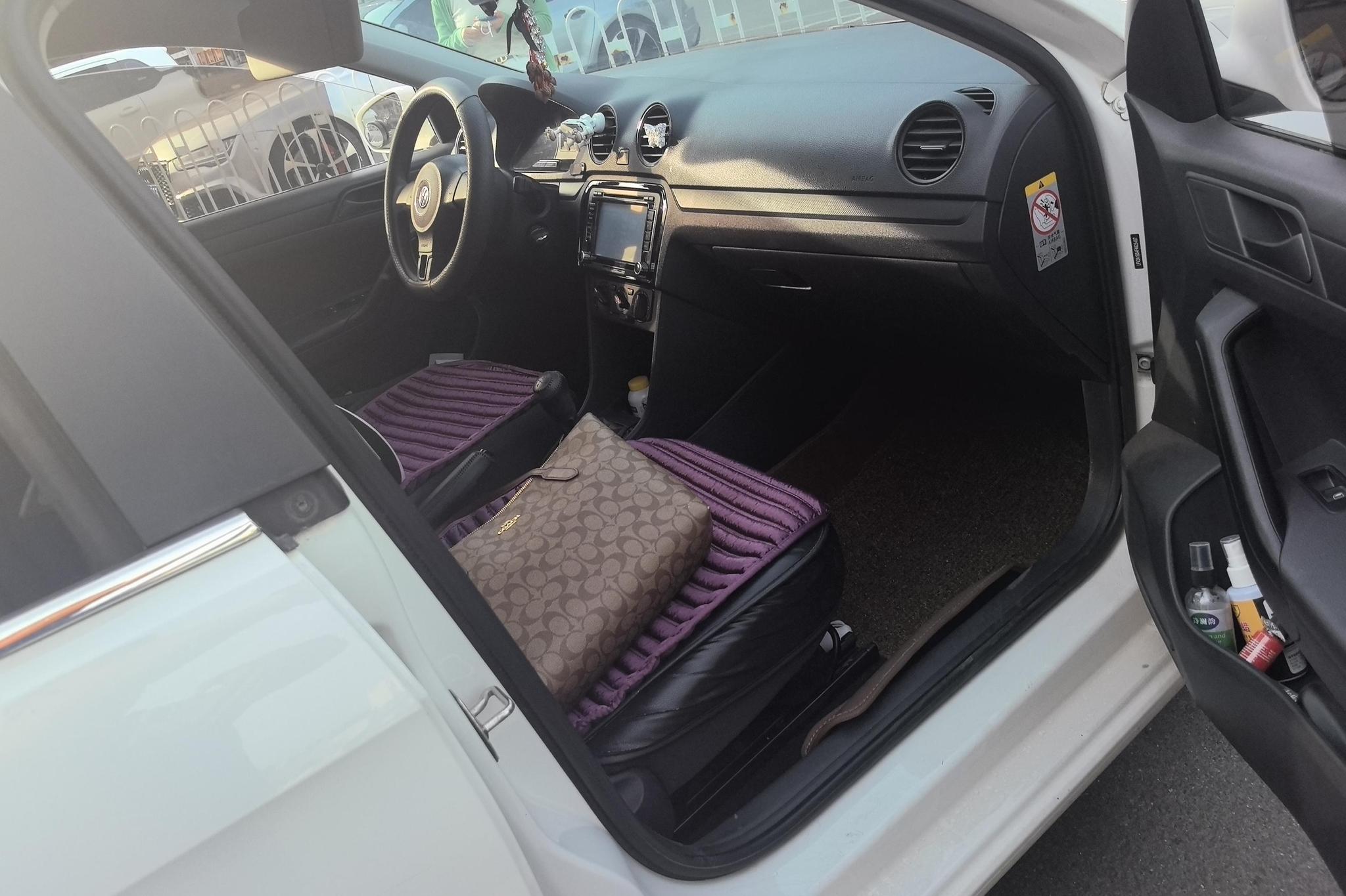 Volkswagen Jetta 2015 1.6L MT Fashion