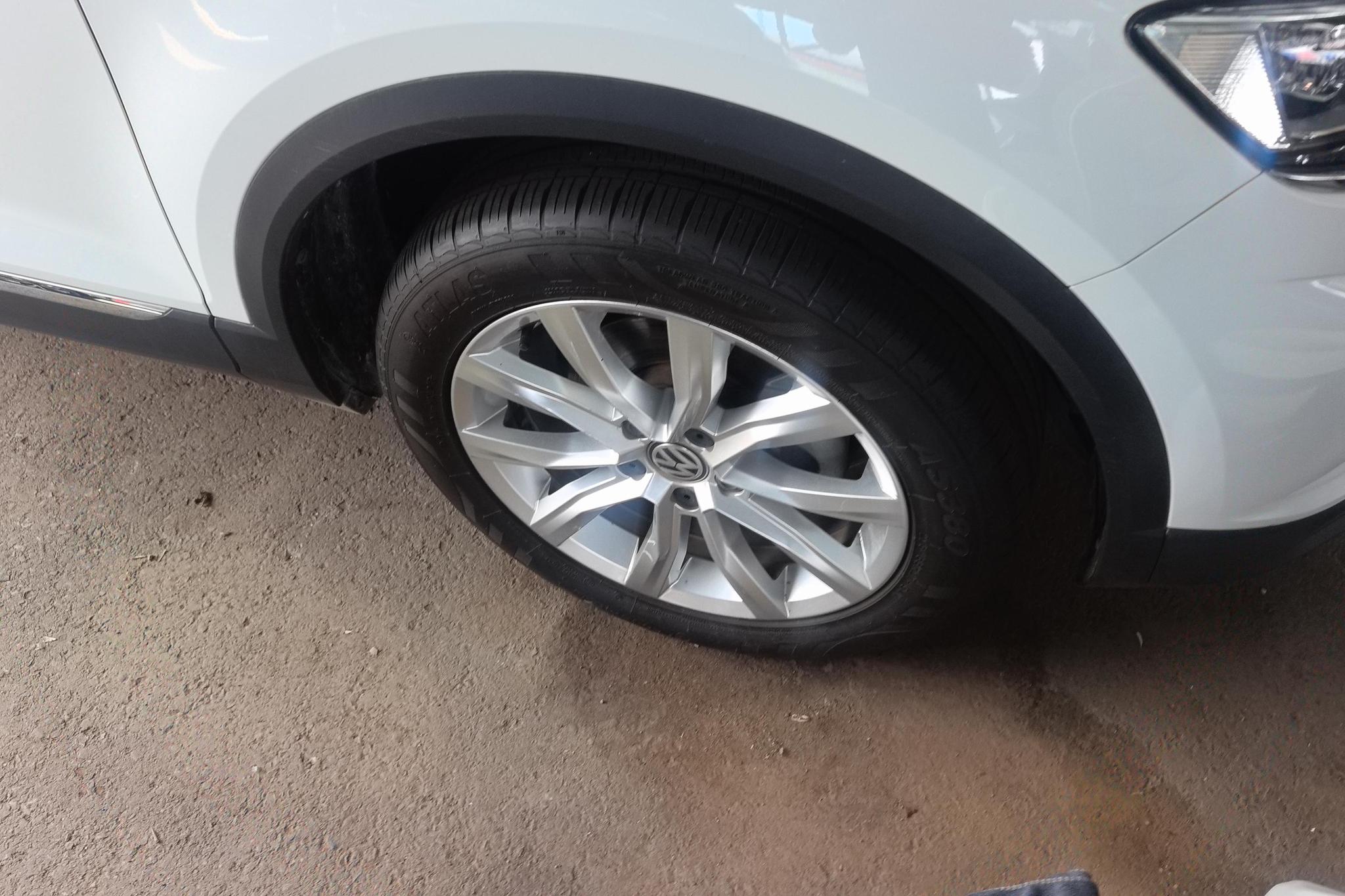 Volkswagen T-Roc 2019 230TSI DSG V