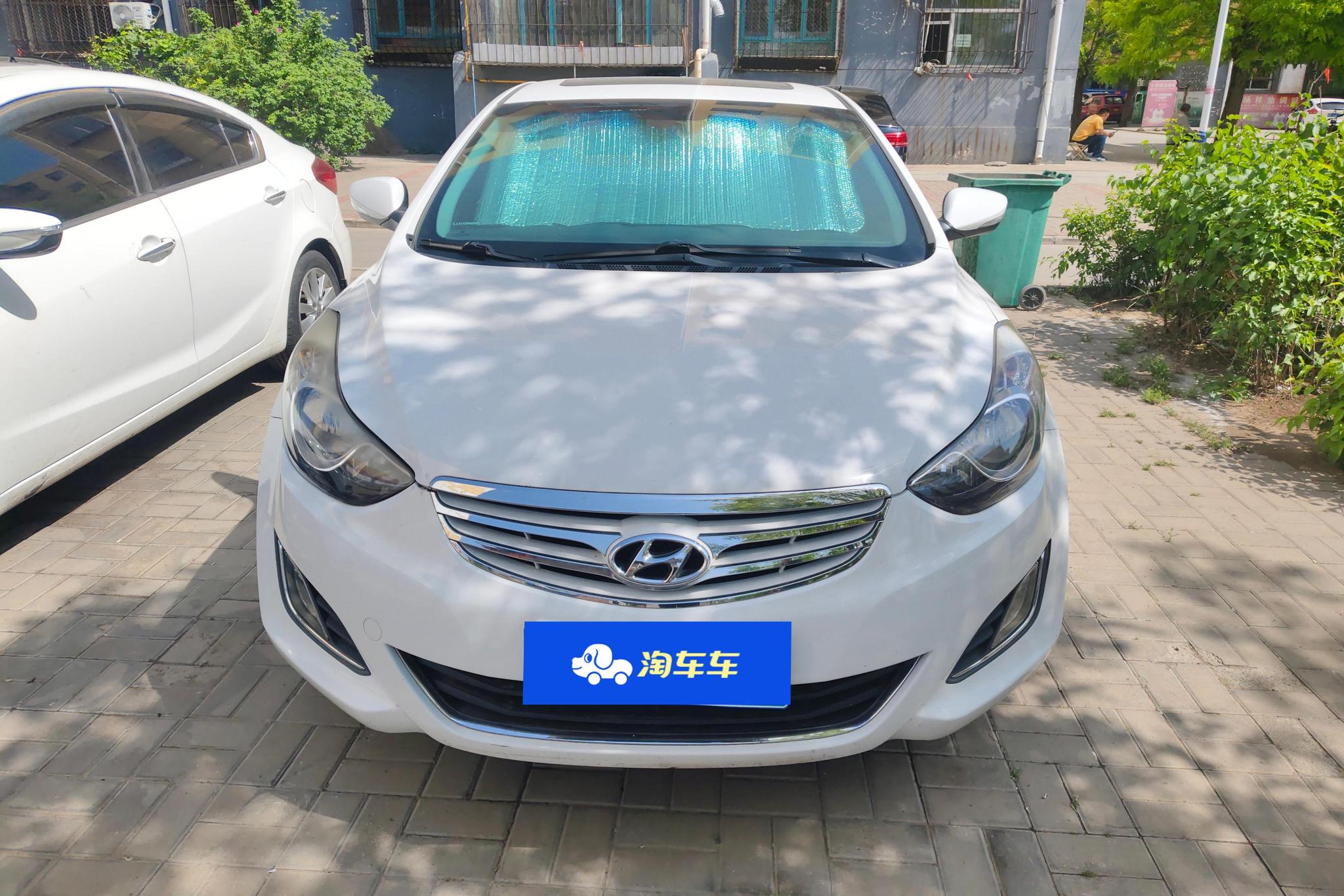 Hyundai Elantra 2012 1.6L MT Lead