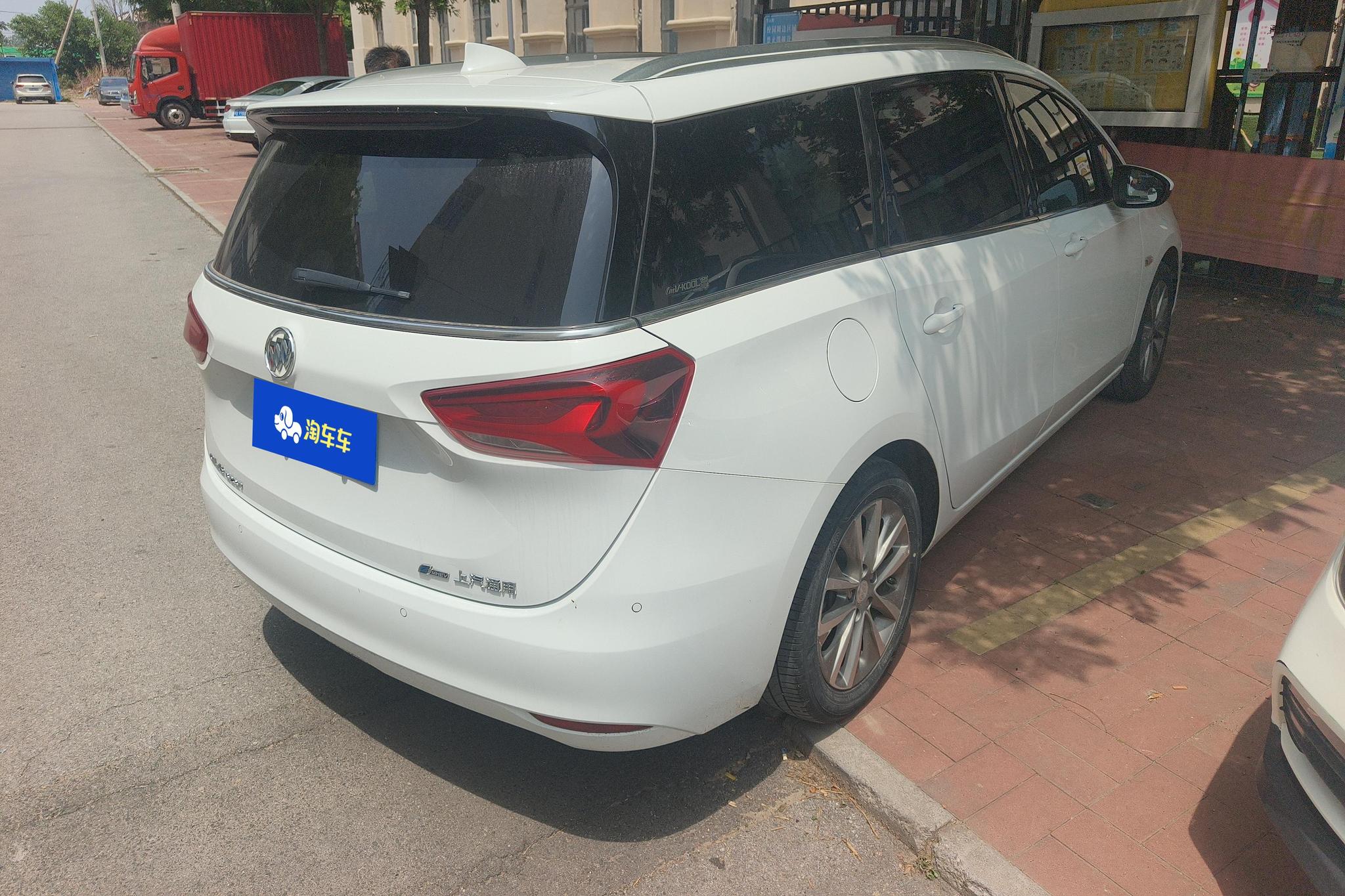Buick GL6 2021 323T Luxury