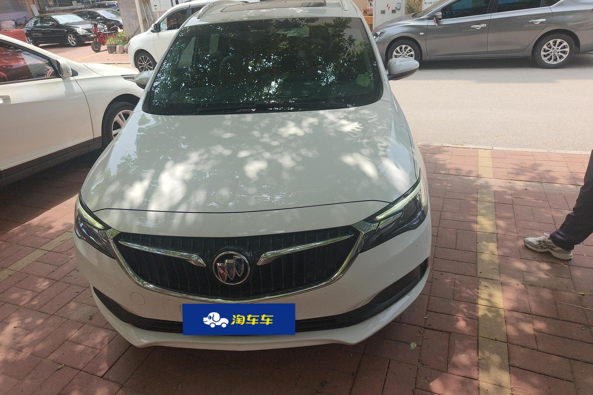 Buick GL6 2021 323T Luxury
