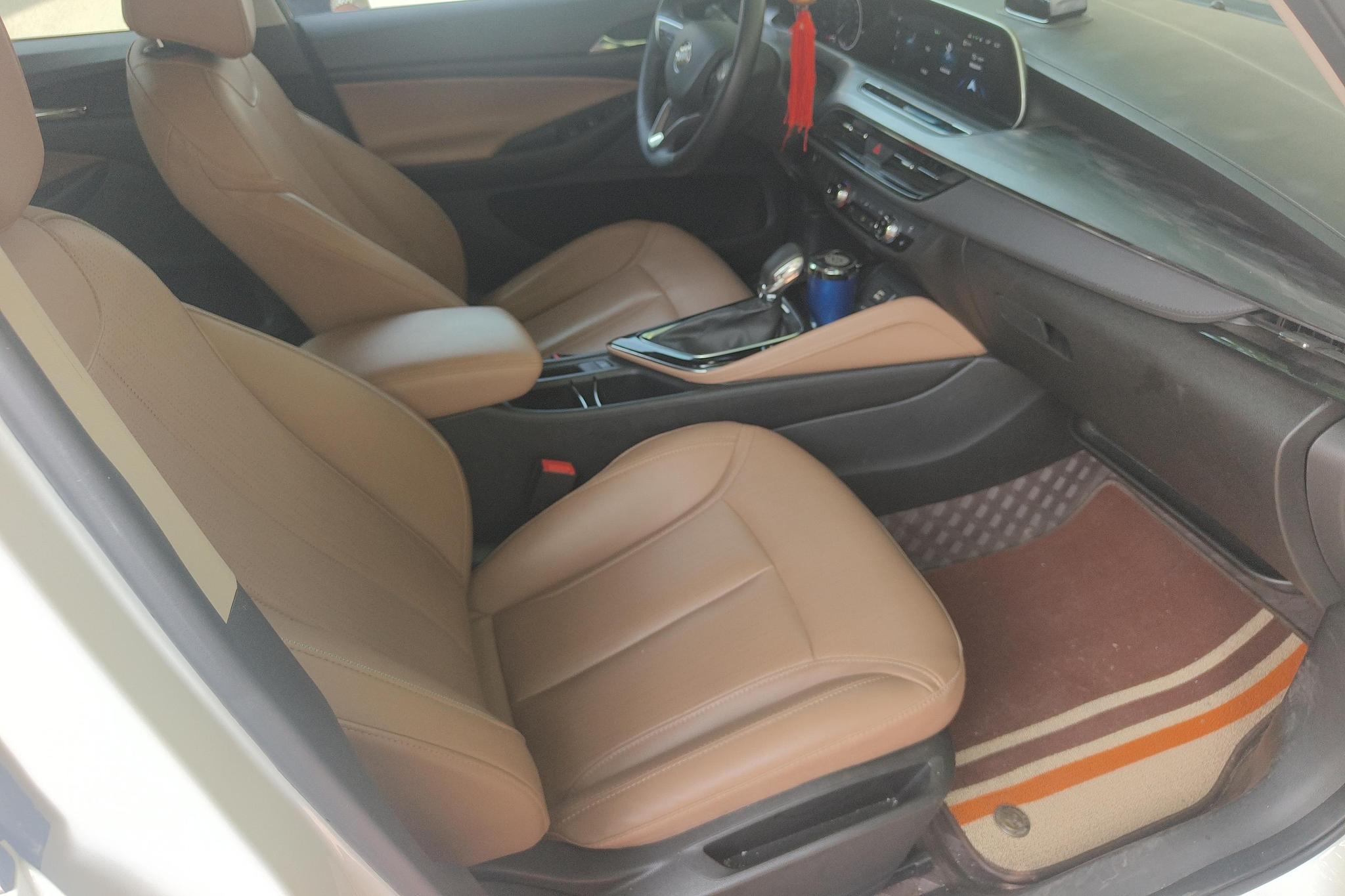 Buick GL6 2021 323T Luxury