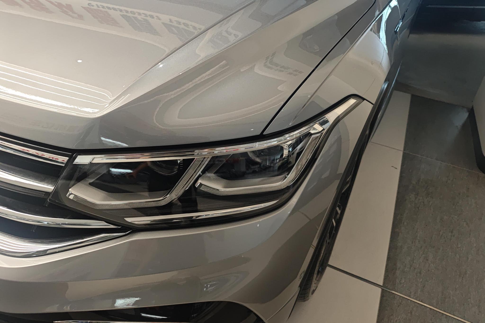 Volkswagen Tiguan L L 2022 330TSI AT R-Line Flagship