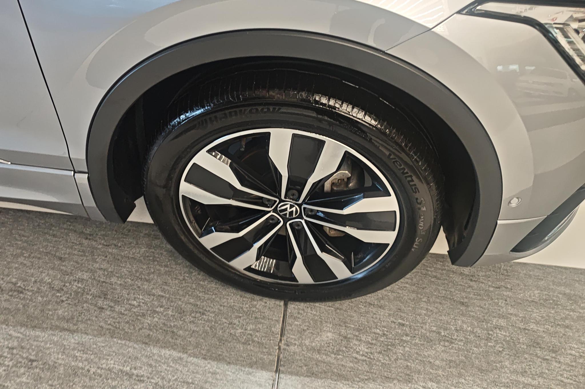 Volkswagen Tiguan L L 2022 330TSI AT R-Line Flagship